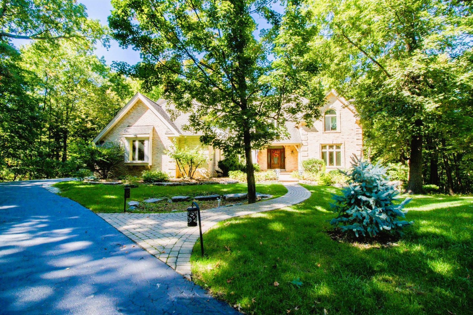 124 Ravine Lane, North Barrington, IL 60010
