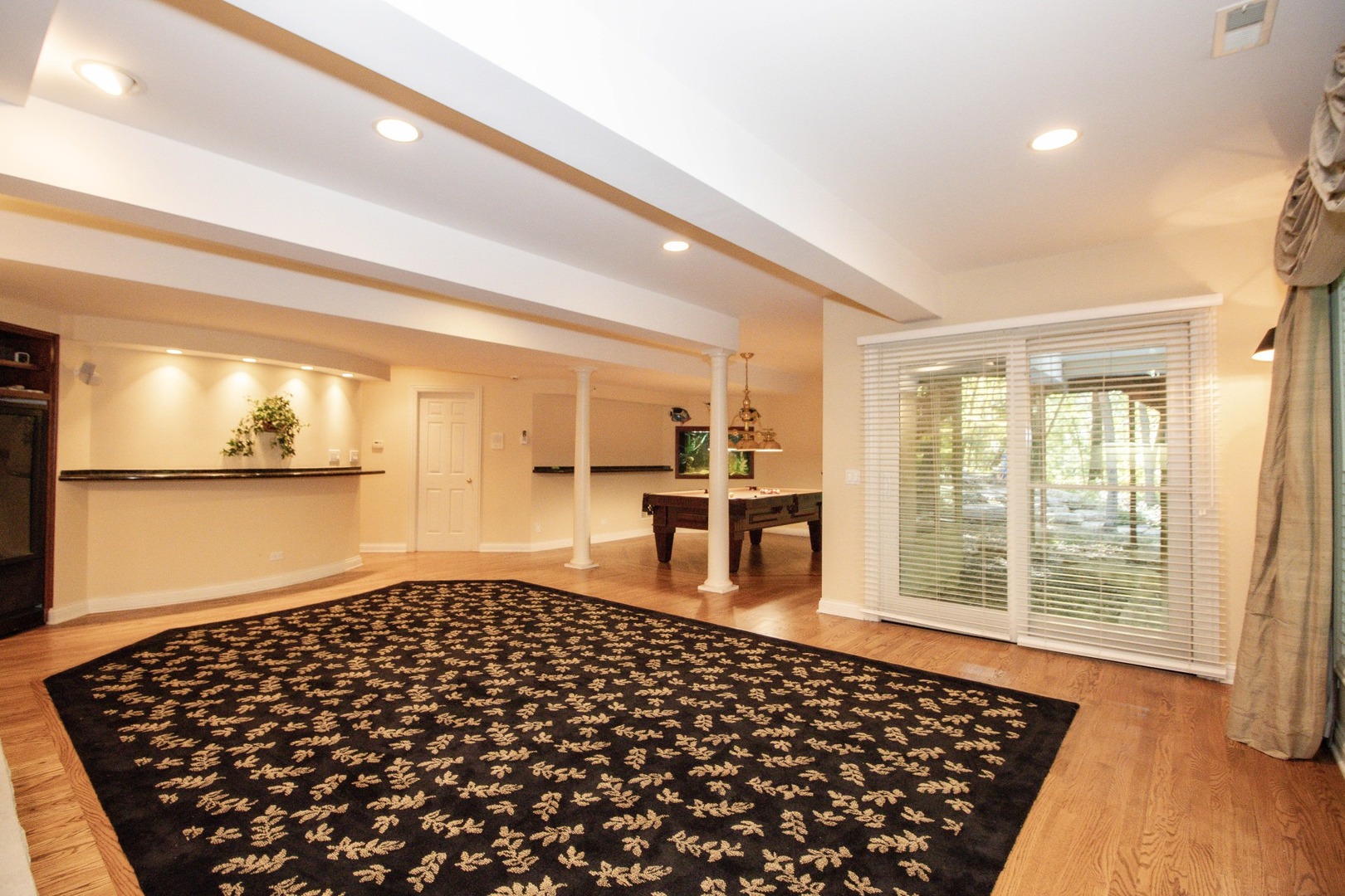 124 Ravine Lane, North Barrington, IL 60010