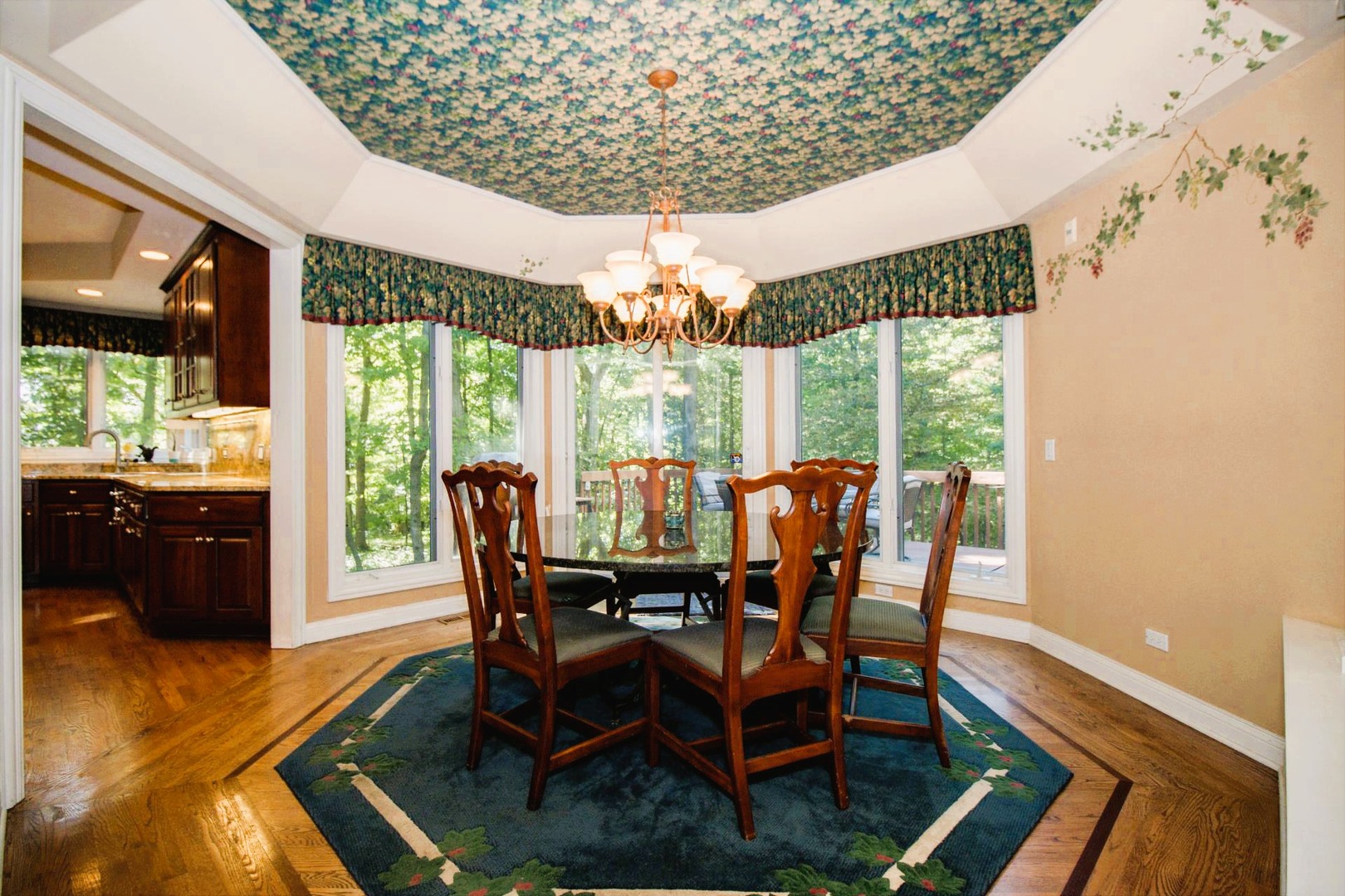 124 Ravine Lane, North Barrington, IL 60010