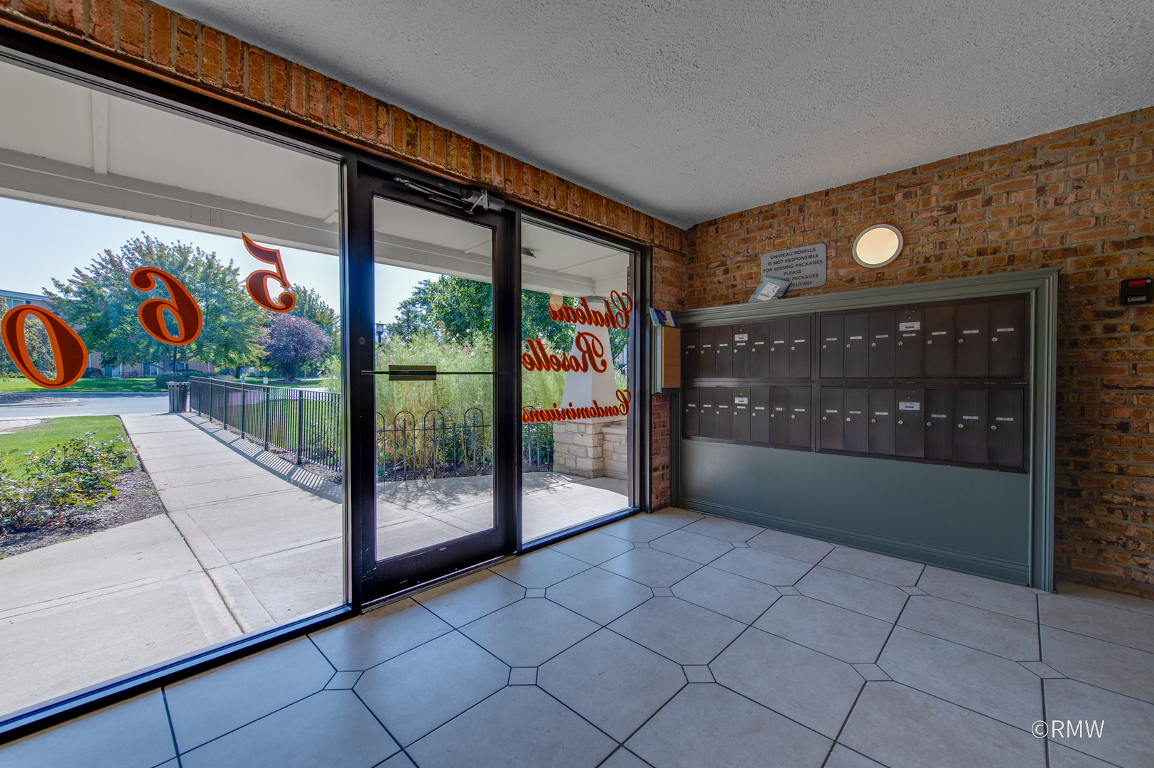 560 E Lawrence Avenue #307, Roselle, IL 60172