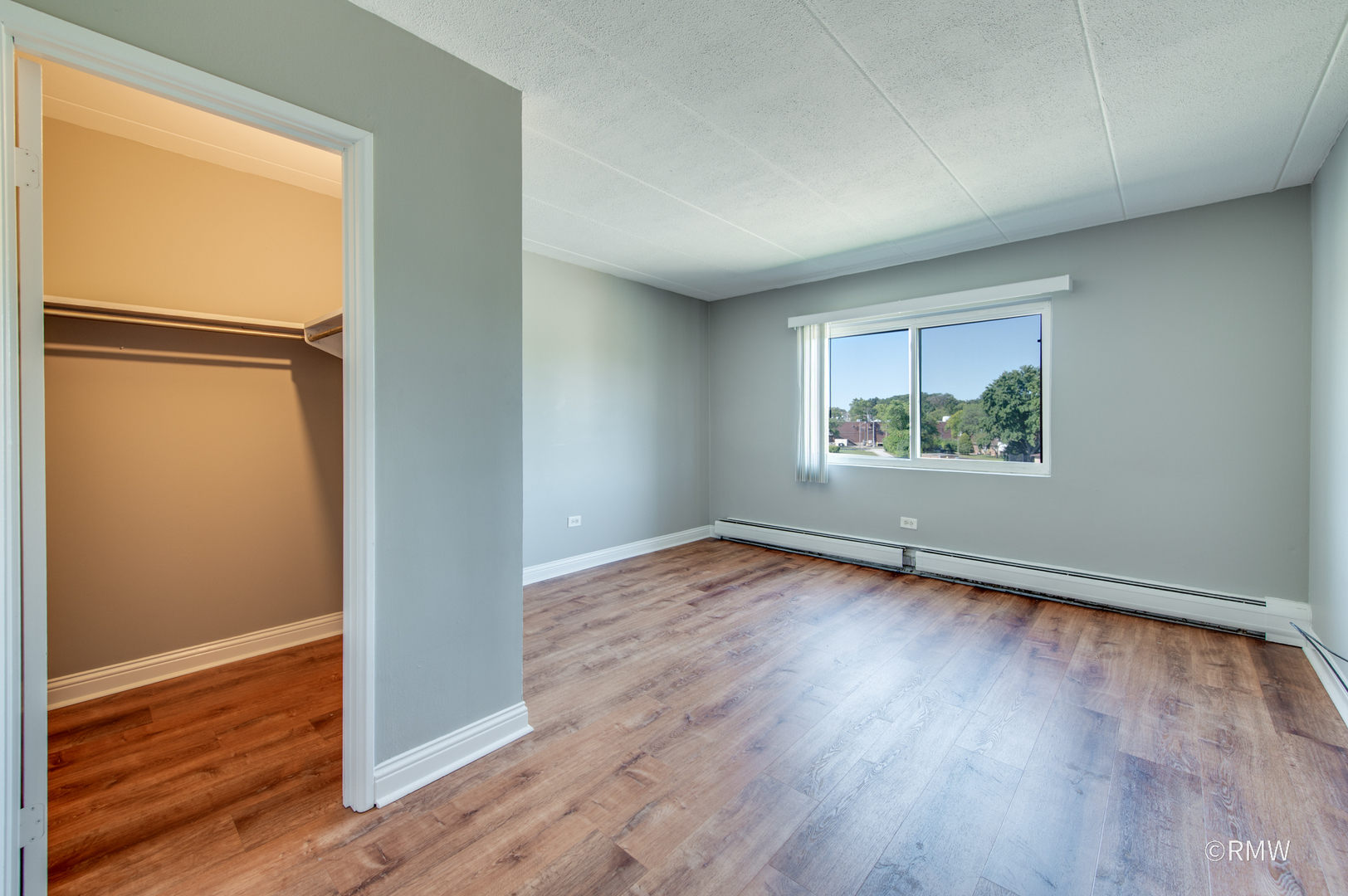 560 E Lawrence Avenue #307, Roselle, IL 60172