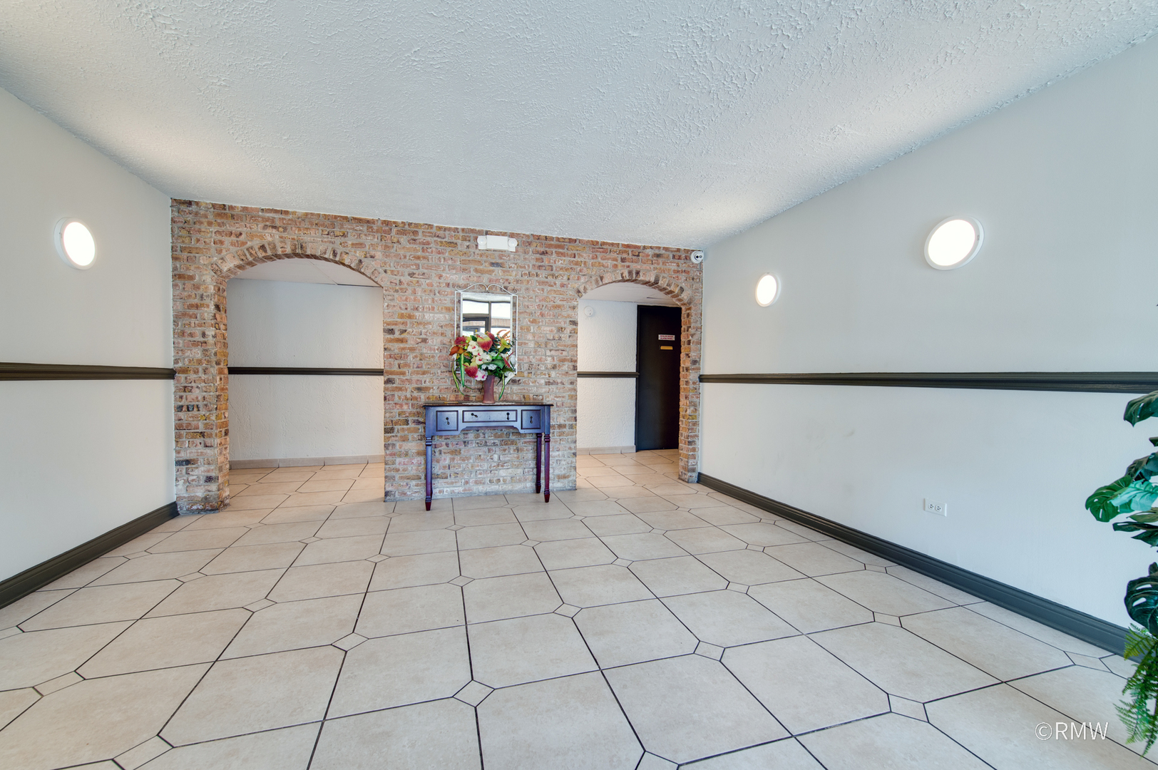 560 E Lawrence Avenue #307, Roselle, IL 60172