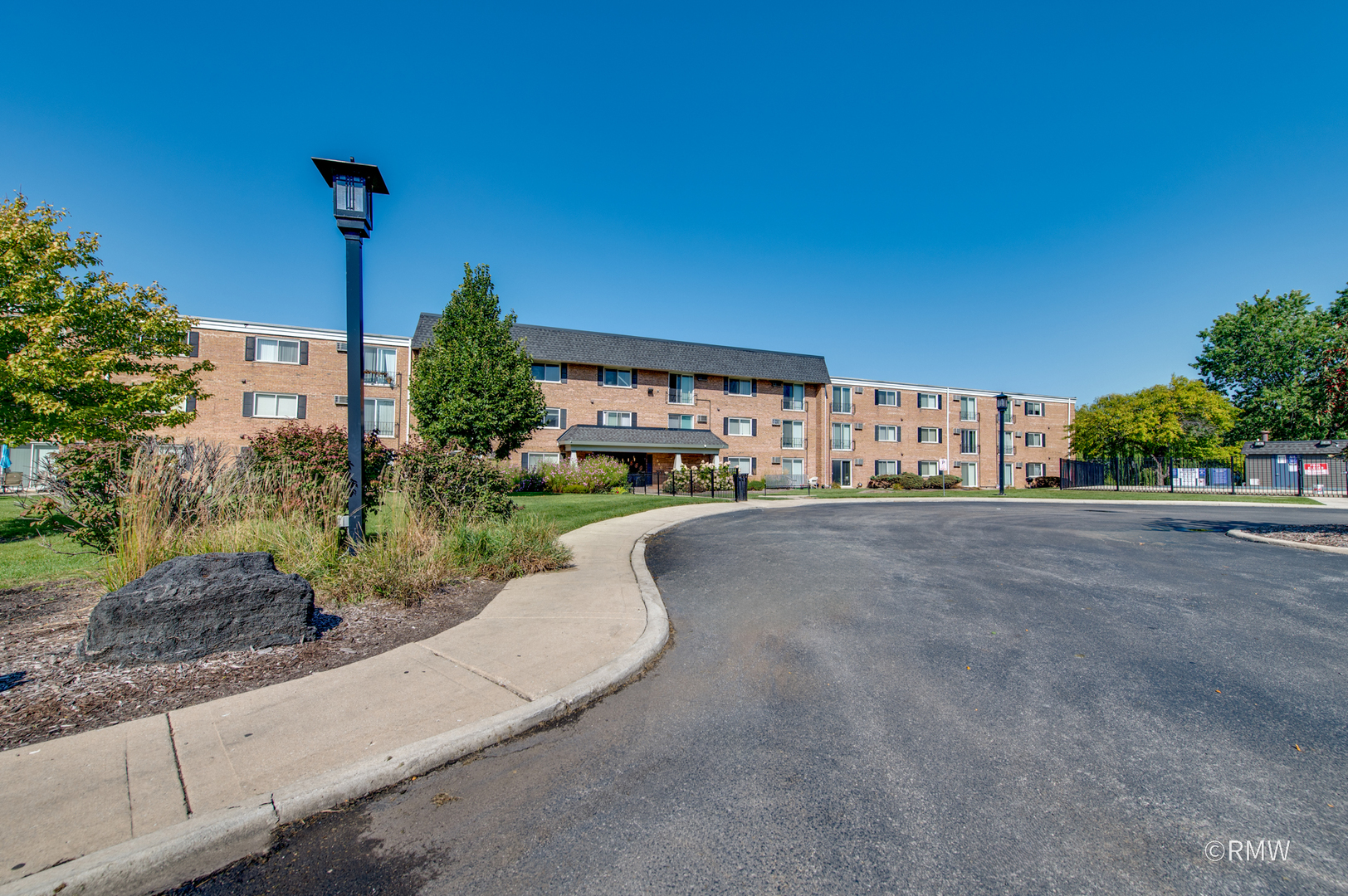 560 E Lawrence Avenue #307, Roselle, IL 60172