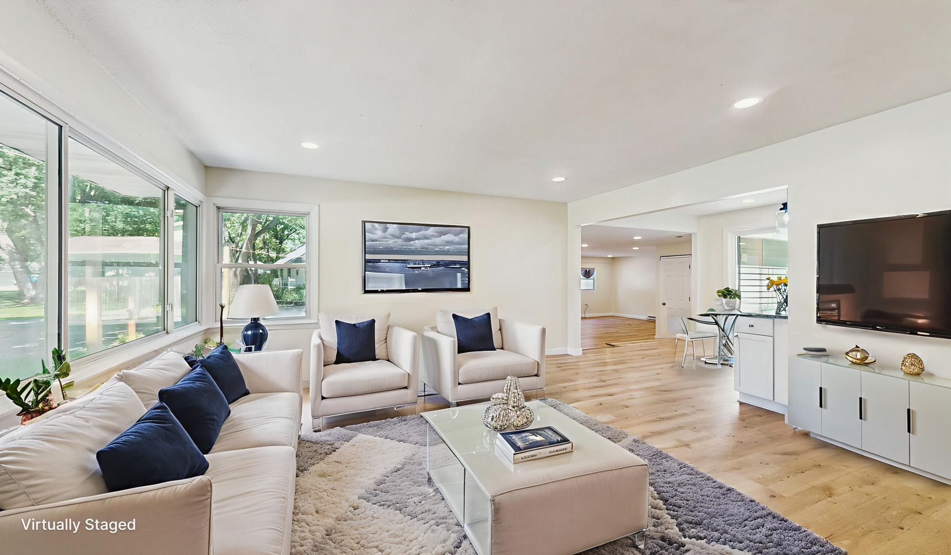 16051 W Des Plaines Drive, Libertyville, IL 60048