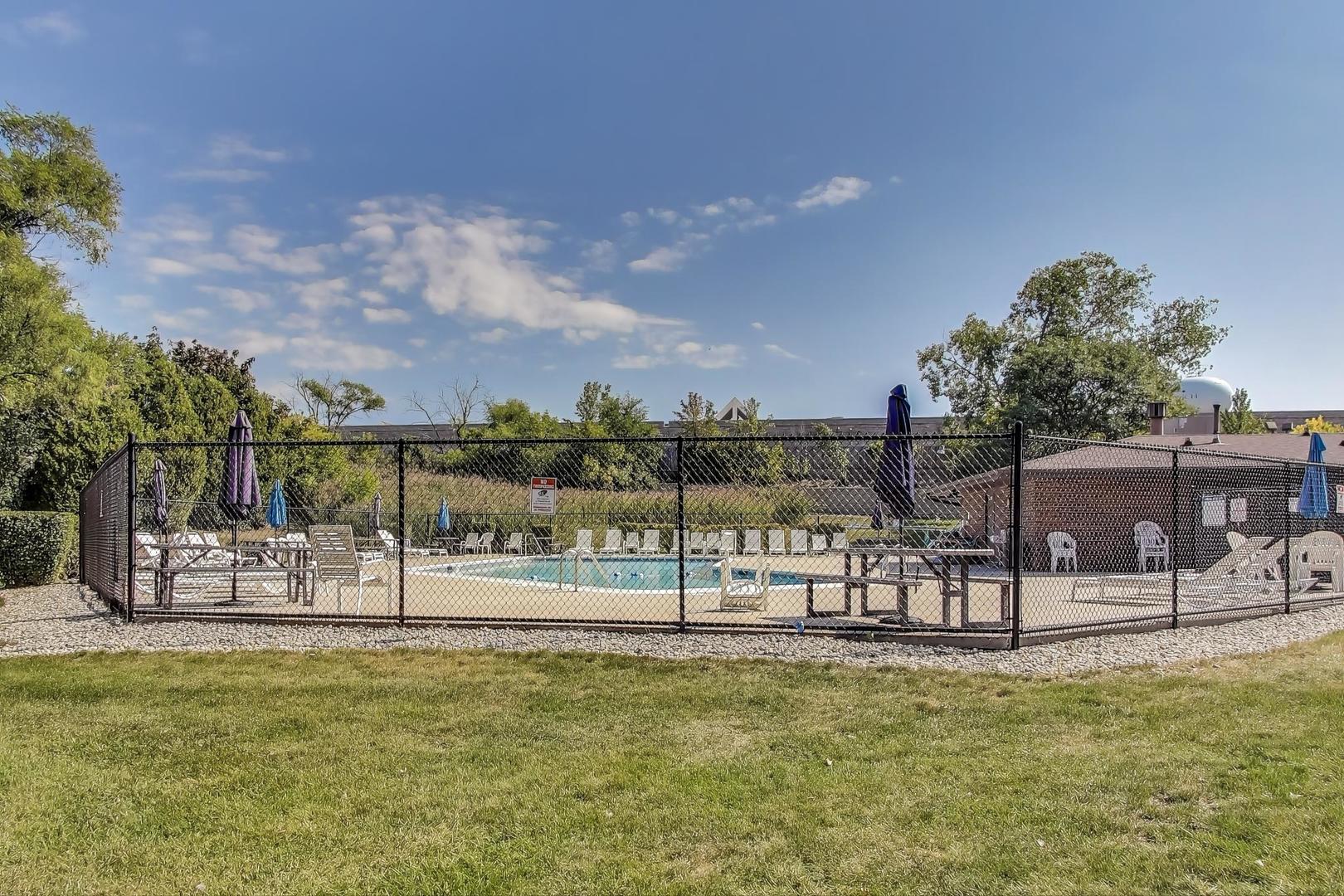 100 Clubhouse Lane #206, Lake Zurich, IL 60047
