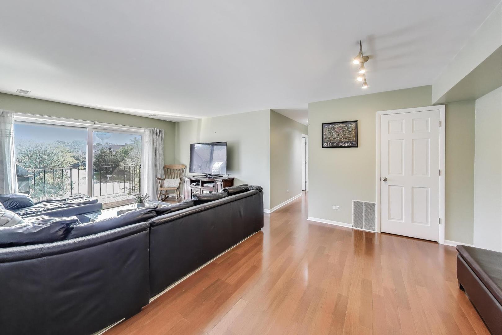 100 Clubhouse Lane #206, Lake Zurich, IL 60047