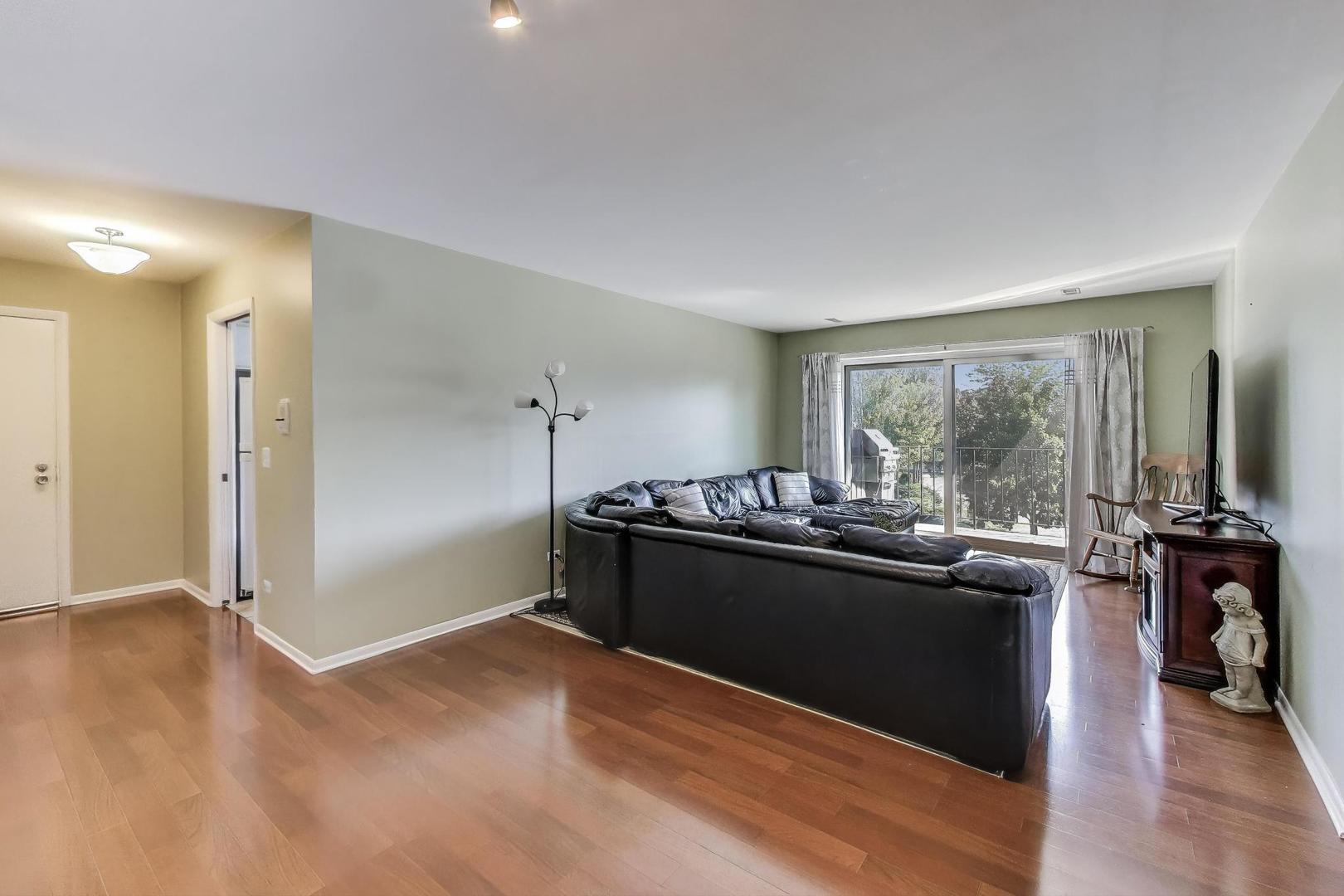 100 Clubhouse Lane #206, Lake Zurich, IL 60047