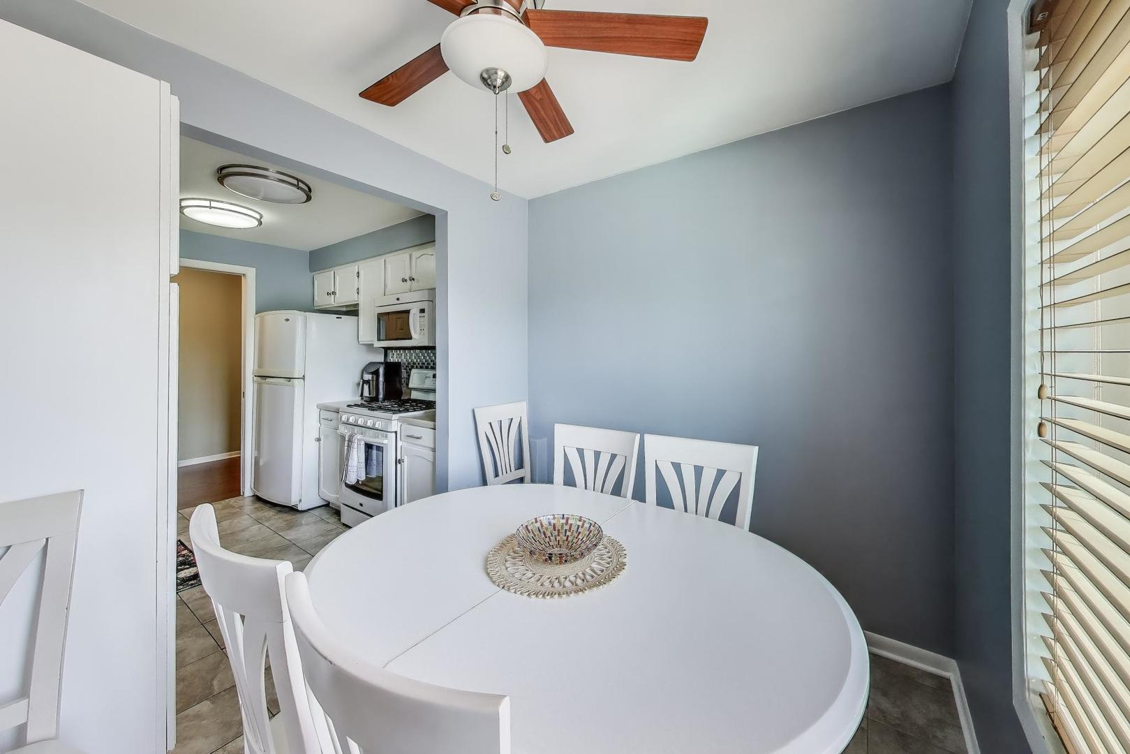 100 Clubhouse Lane #206, Lake Zurich, IL 60047