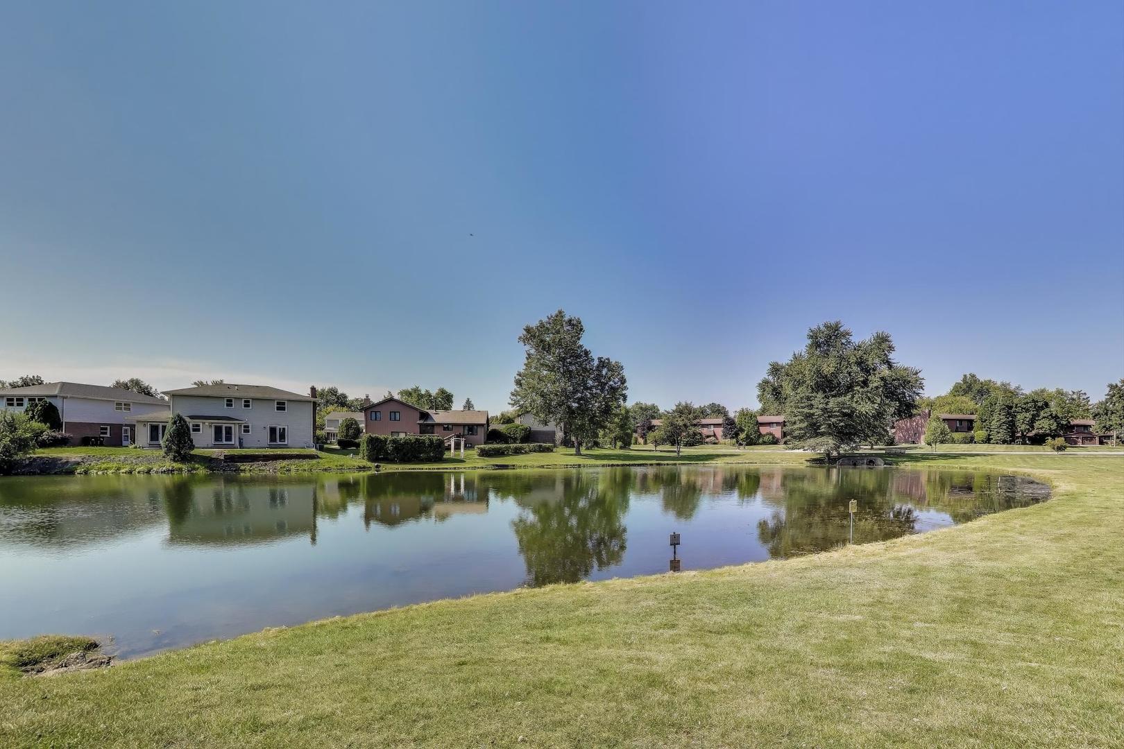 100 Clubhouse Lane #206, Lake Zurich, IL 60047