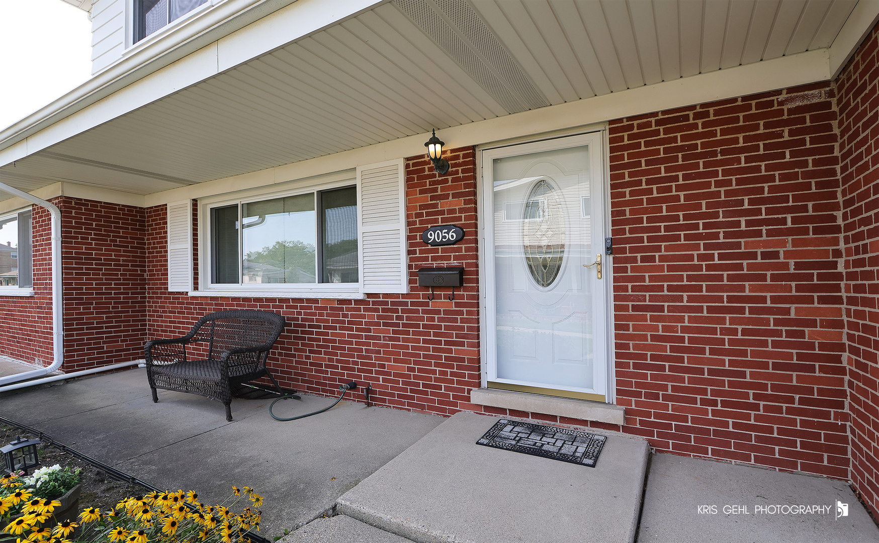 9056 N Clifton Avenue, Niles, IL 60714