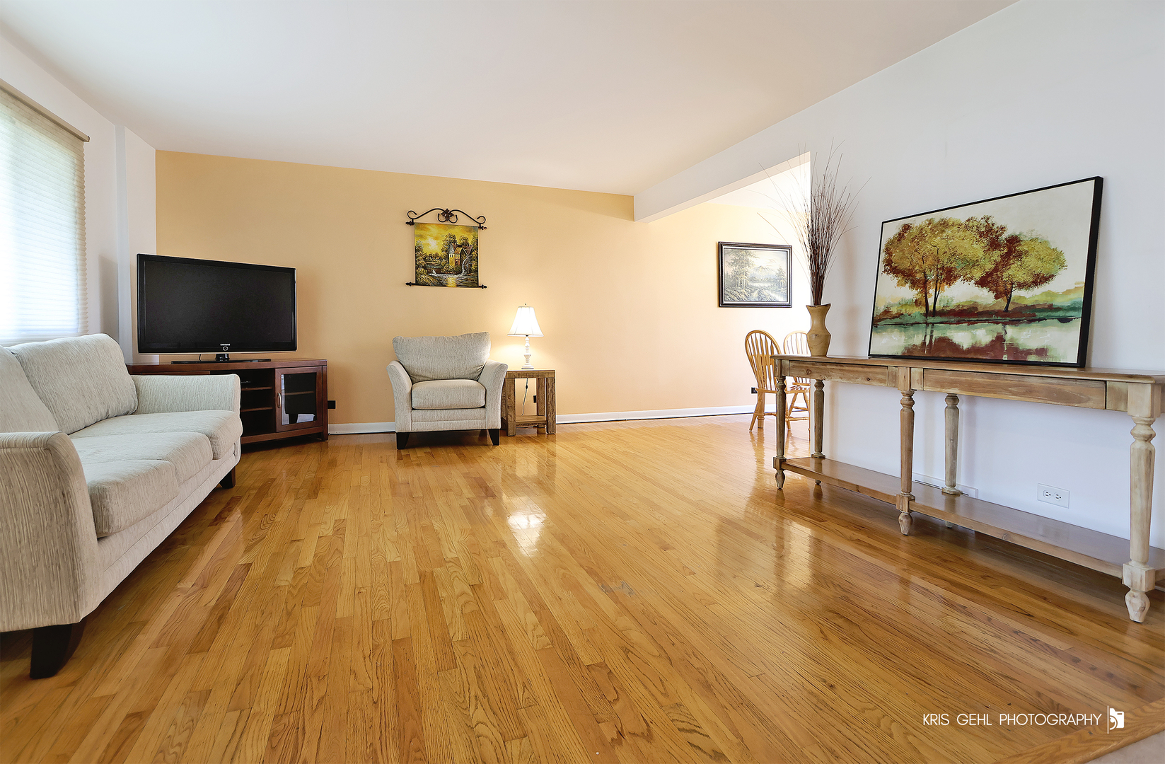 9056 N Clifton Avenue, Niles, IL 60714