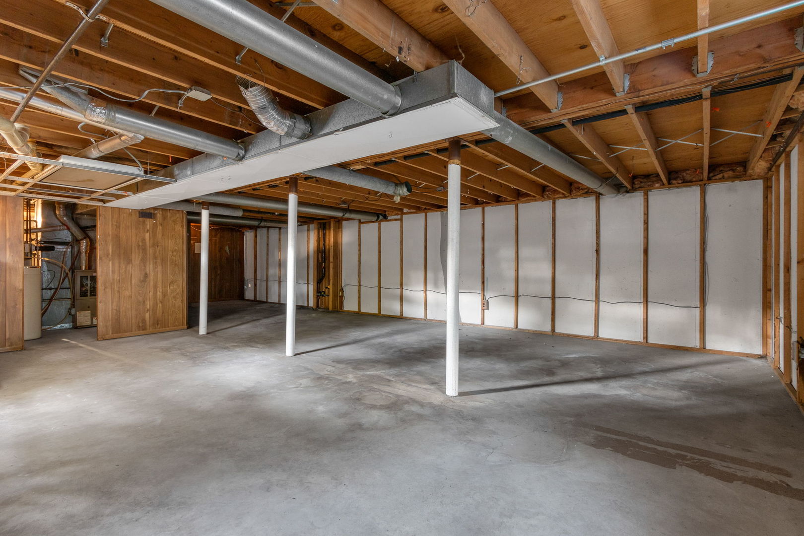 6815 Meadow Drive, Crystal Lake, IL 60012