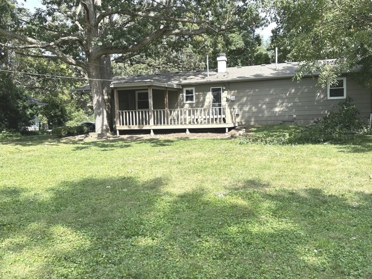 6815 Meadow Drive, Crystal Lake, IL 60012