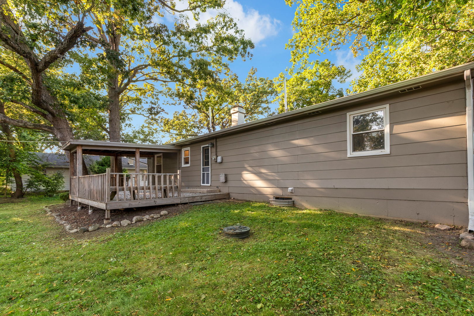 6815 Meadow Drive, Crystal Lake, IL 60012