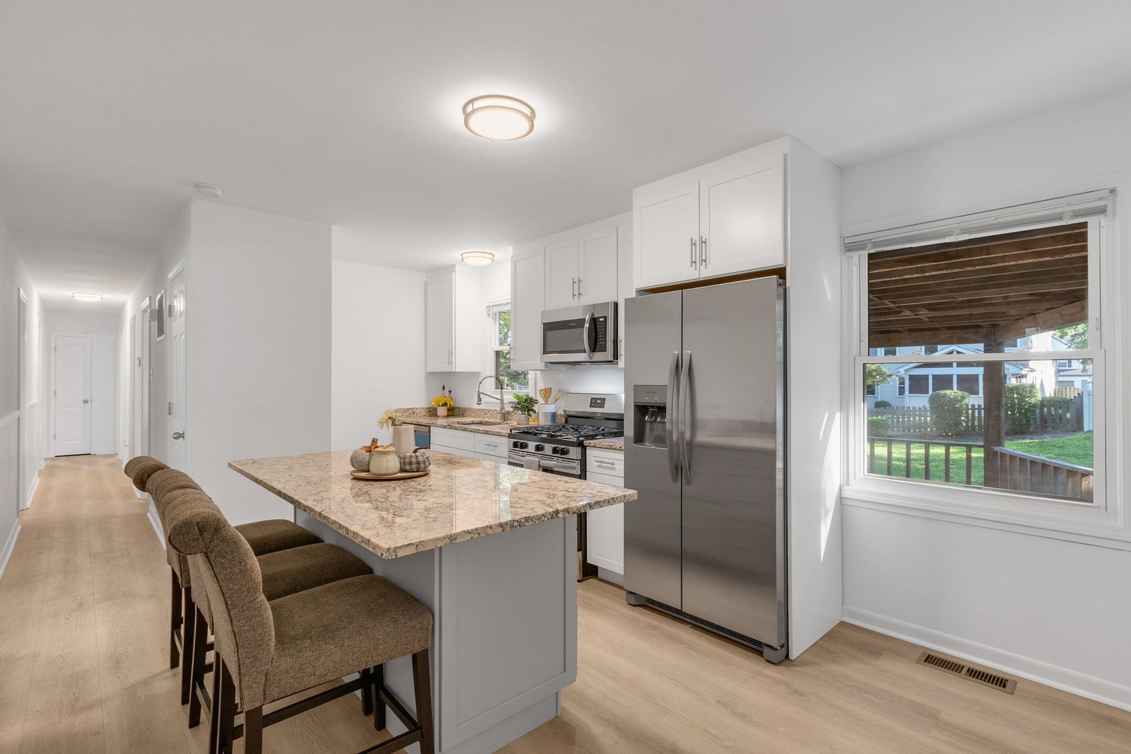 6815 Meadow Drive, Crystal Lake, IL 60012