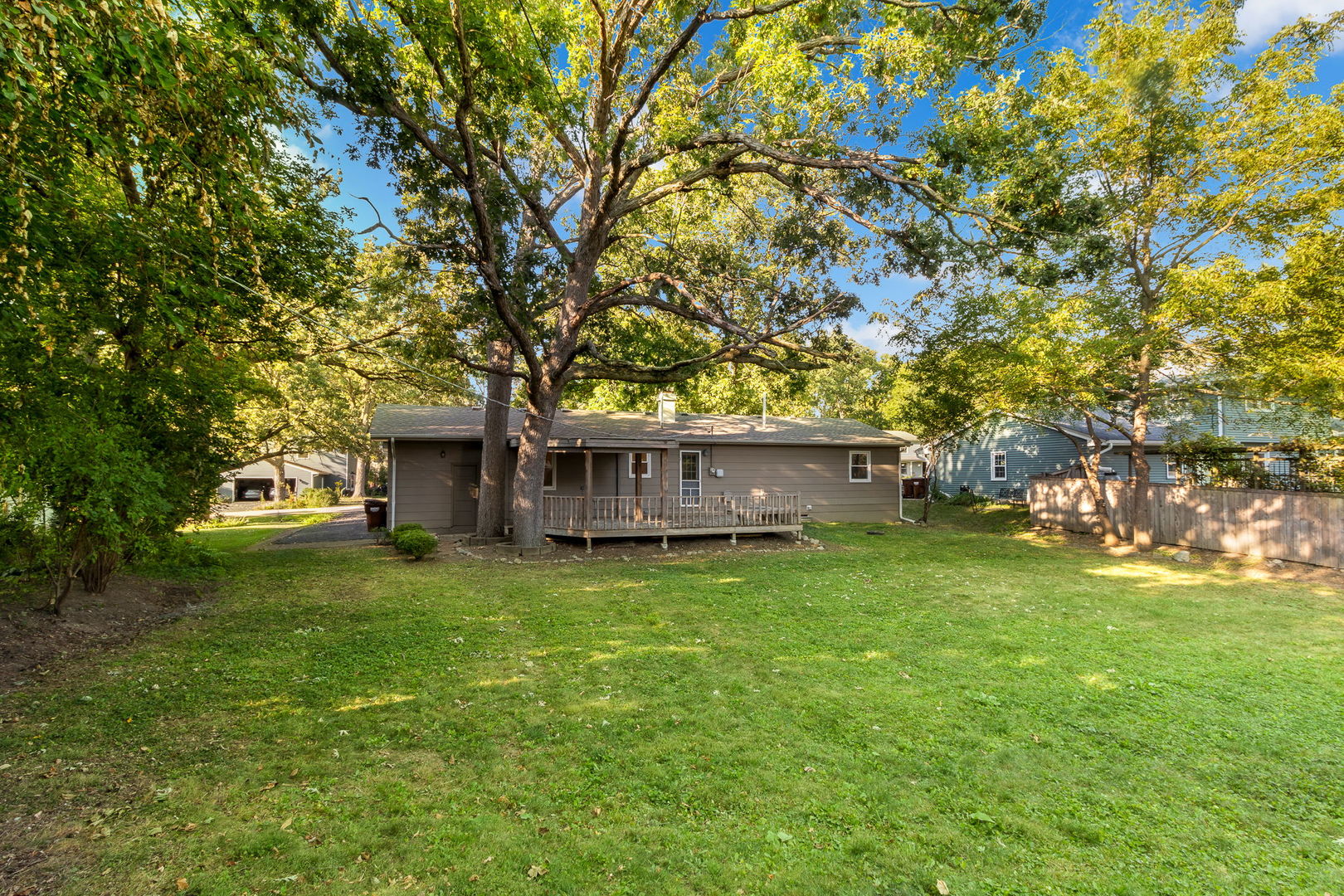 6815 Meadow Drive, Crystal Lake, IL 60012