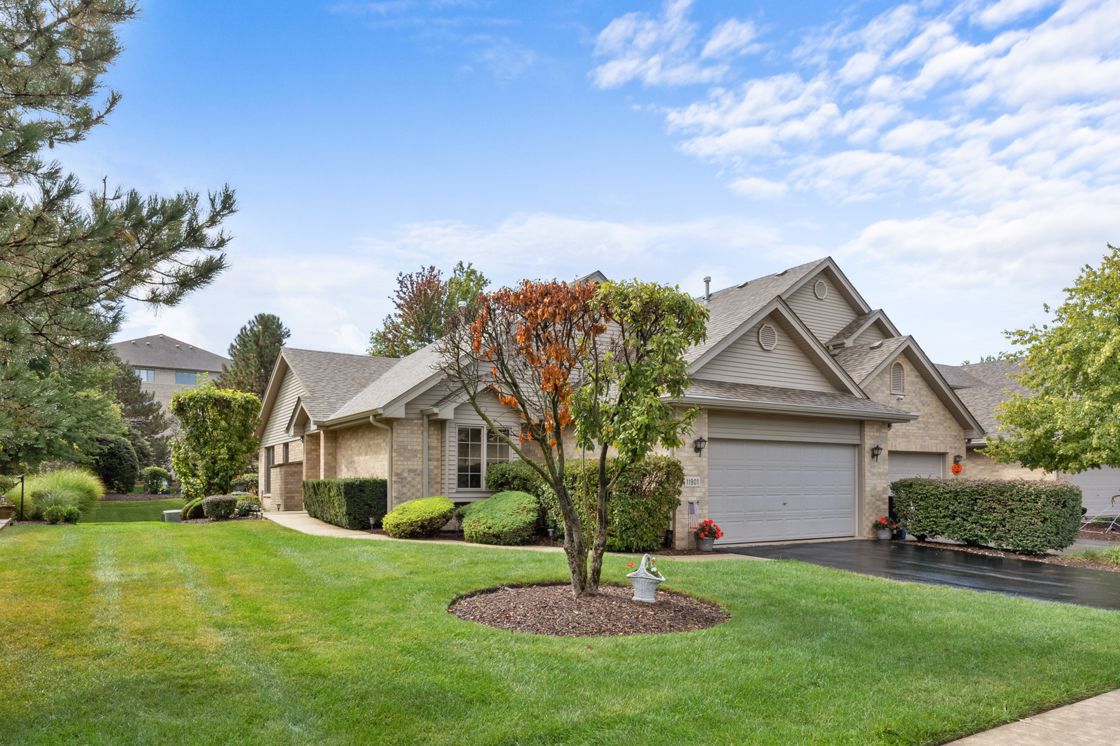 11901 Somerset Road, Orland Park, IL 60467