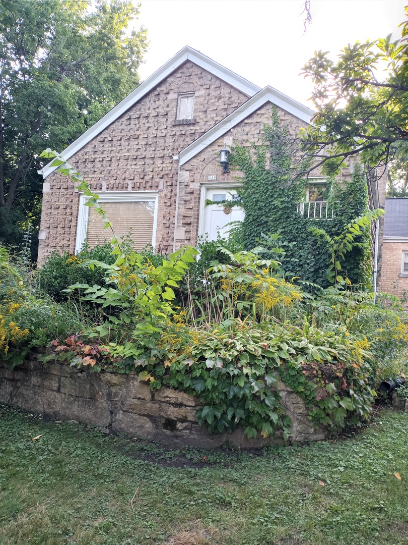 310 Nottingham Avenue, Glenview, IL 60025