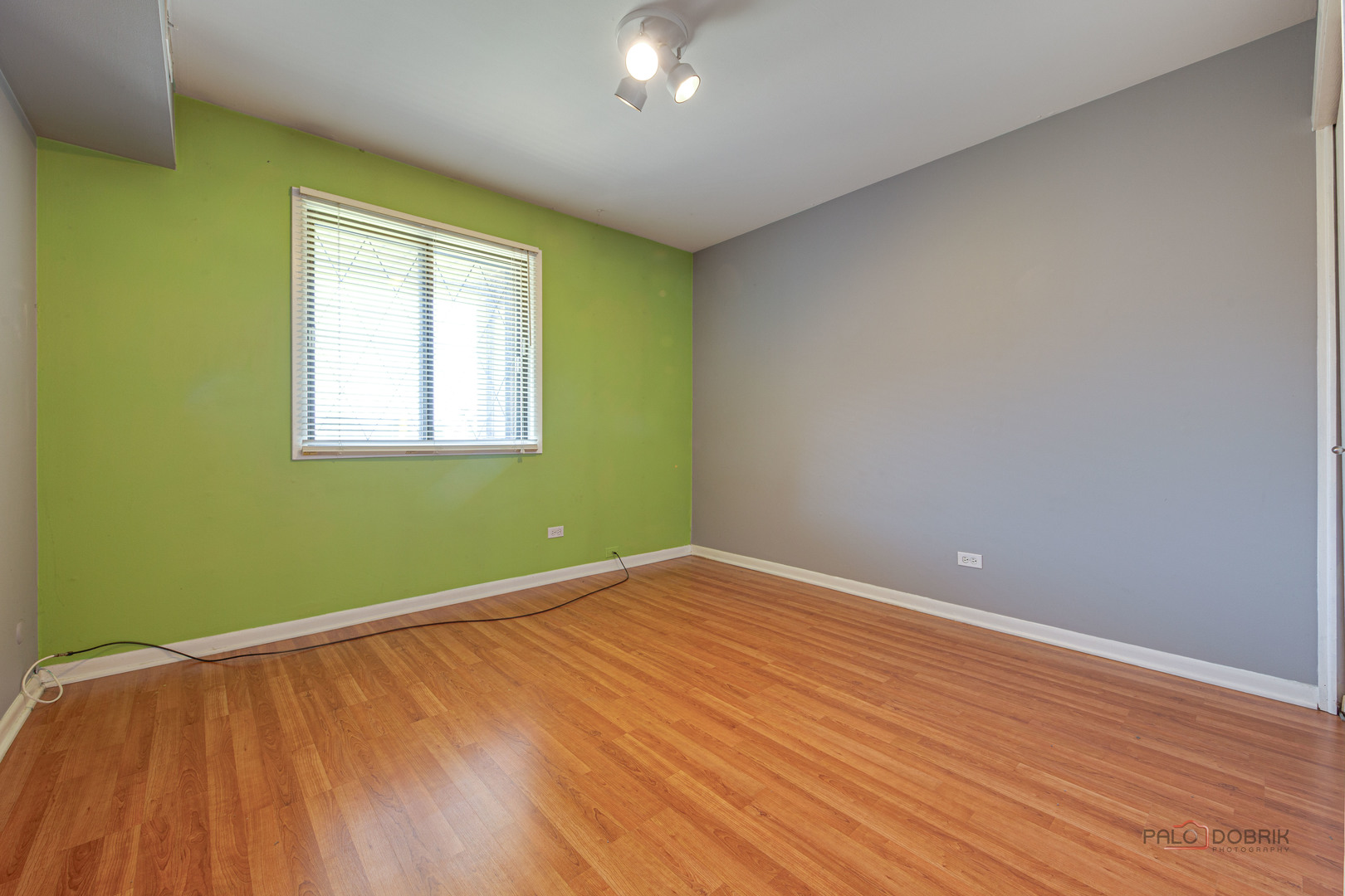 915 N York Street #403, Elmhurst, IL 60126