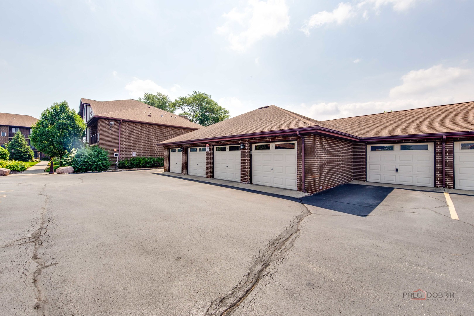 915 N York Street #403, Elmhurst, IL 60126