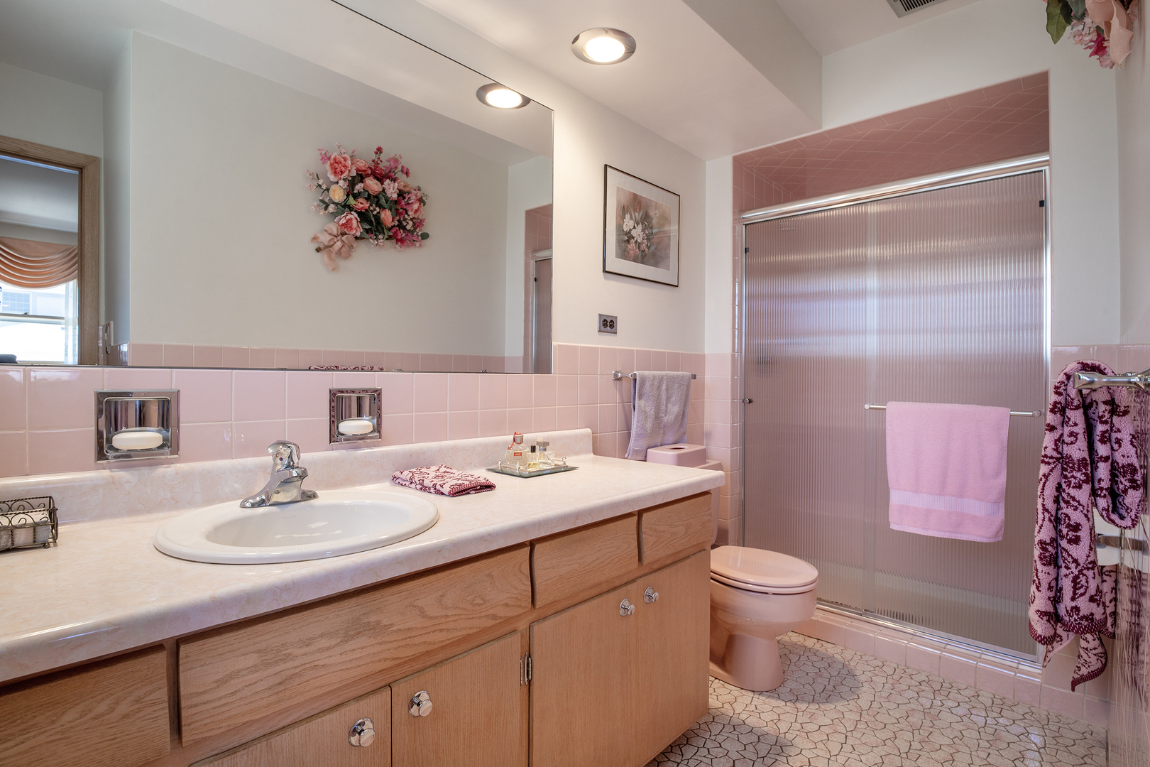 8231 W Balmoral Avenue, Chicago, IL 60656