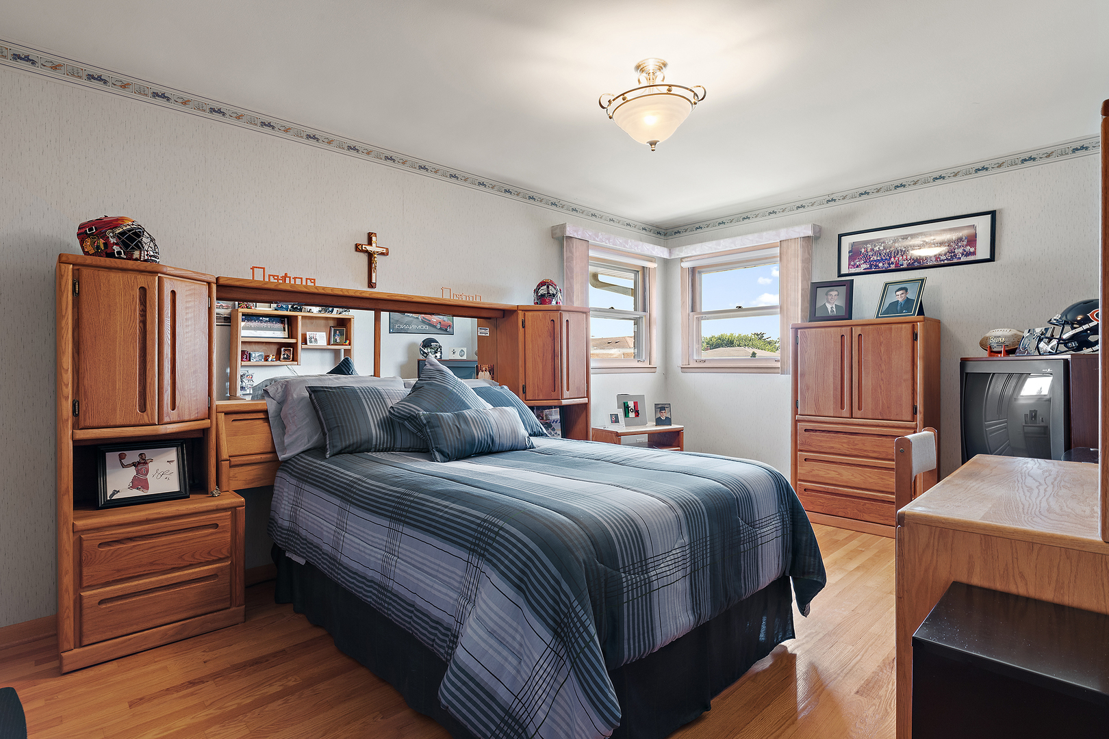 8231 W Balmoral Avenue, Chicago, IL 60656