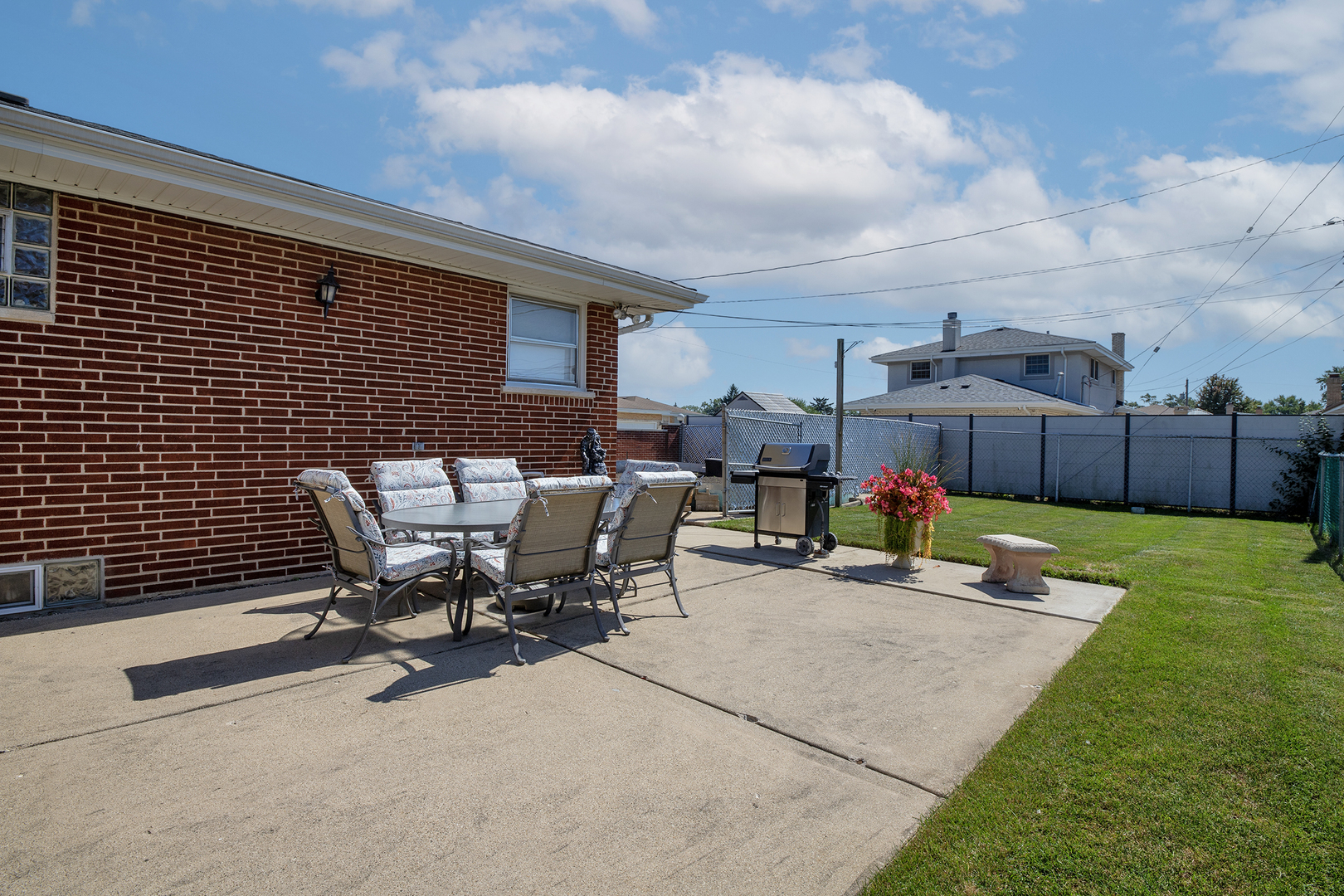 8231 W Balmoral Avenue, Chicago, IL 60656