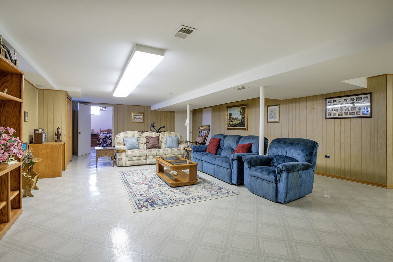 8231 W Balmoral Avenue, Chicago, IL 60656