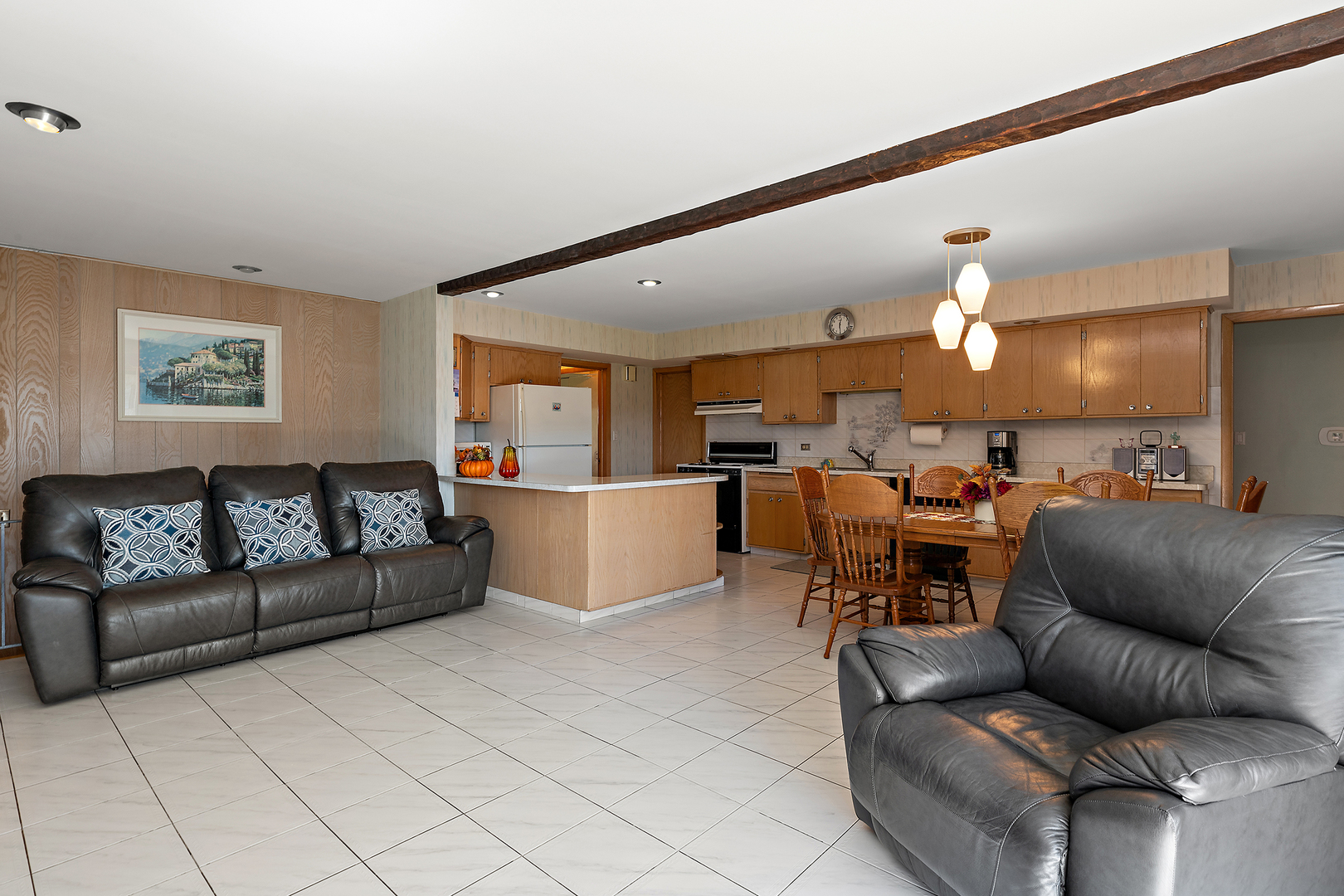 8231 W Balmoral Avenue, Chicago, IL 60656