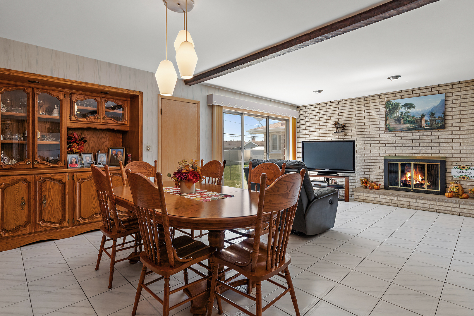 8231 W Balmoral Avenue, Chicago, IL 60656