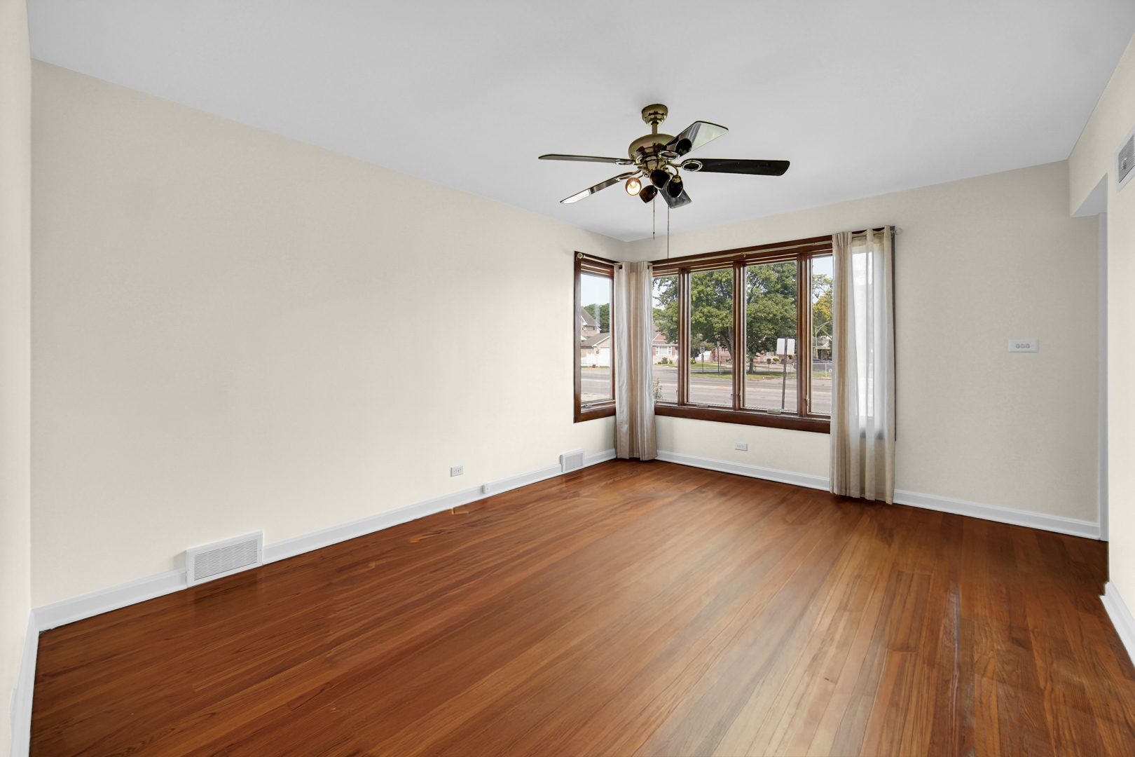 8159 W Forest Preserve Avenue, Chicago, IL 60634