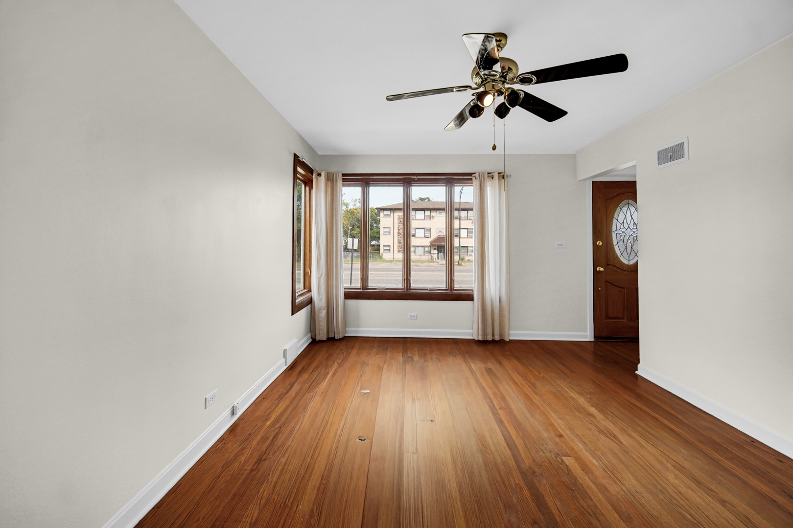 8159 W Forest Preserve Avenue, Chicago, IL 60634