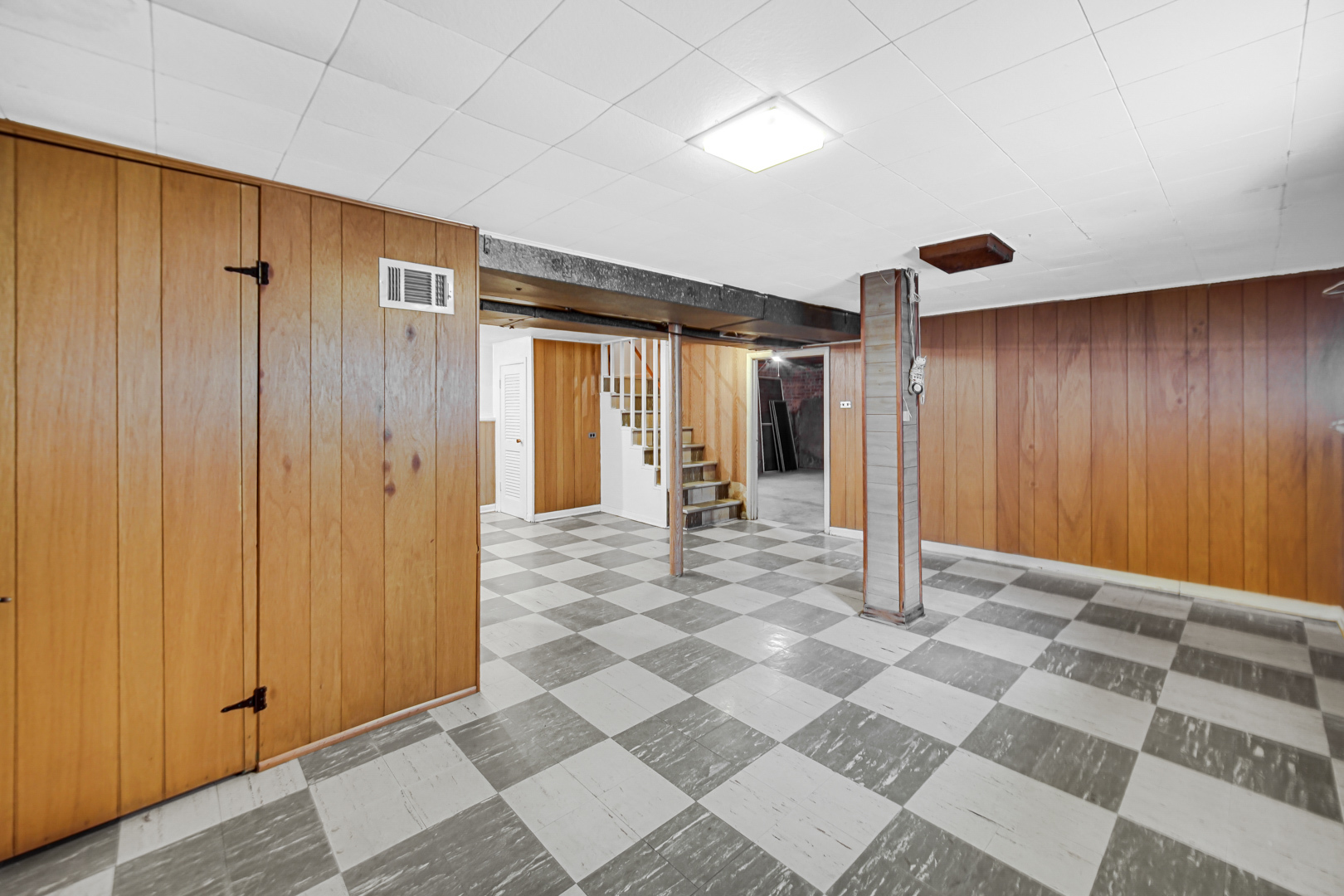 8159 W Forest Preserve Avenue, Chicago, IL 60634