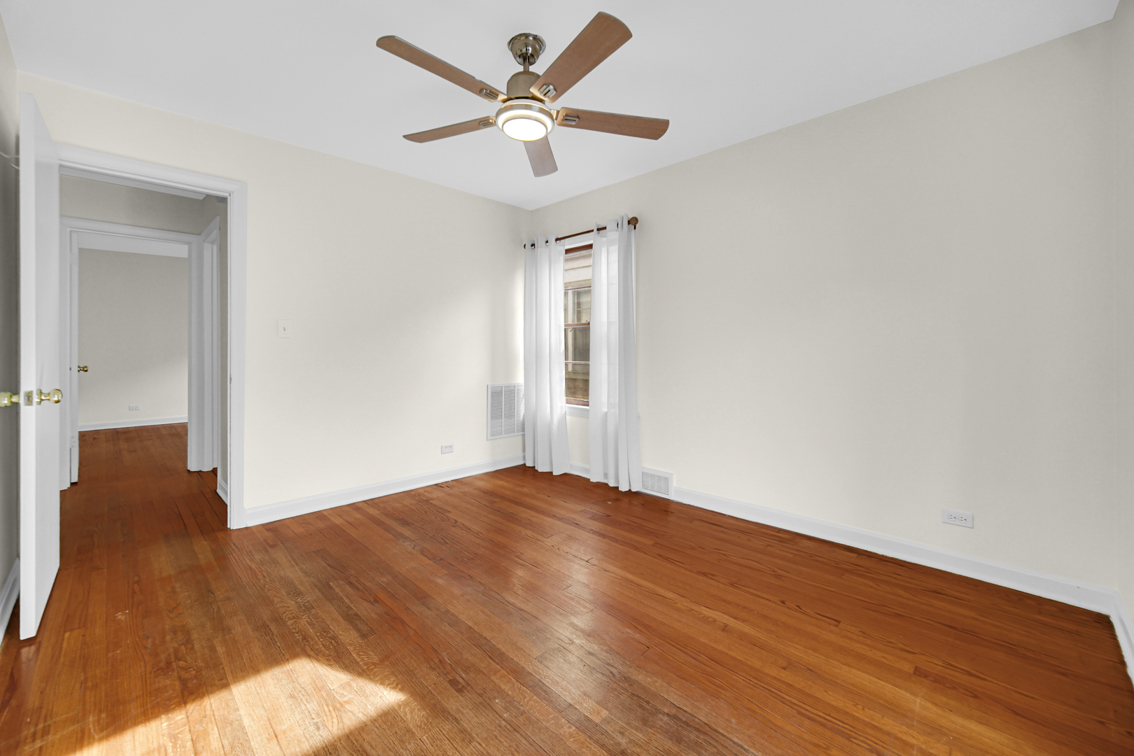 8159 W Forest Preserve Avenue, Chicago, IL 60634