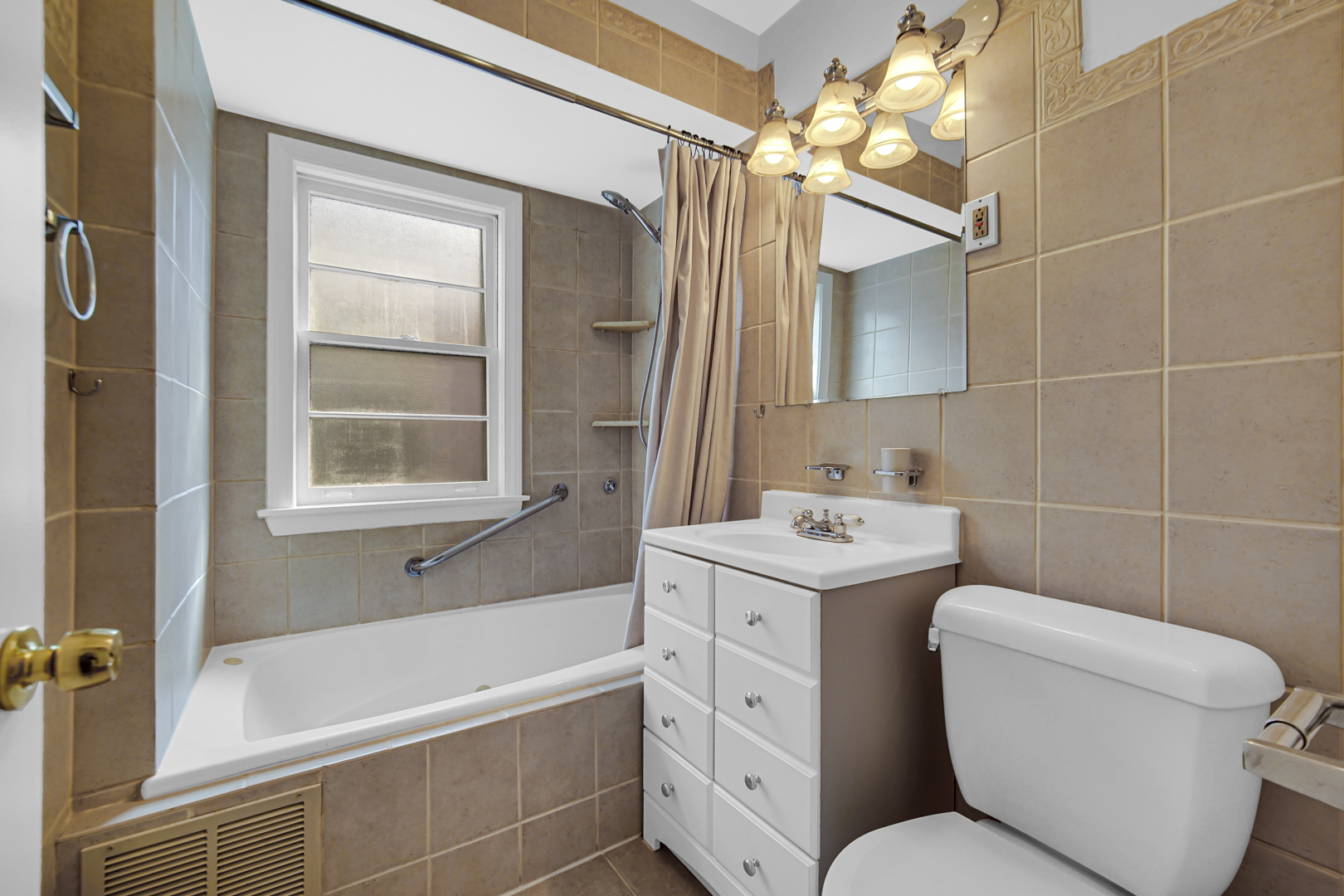8159 W Forest Preserve Avenue, Chicago, IL 60634