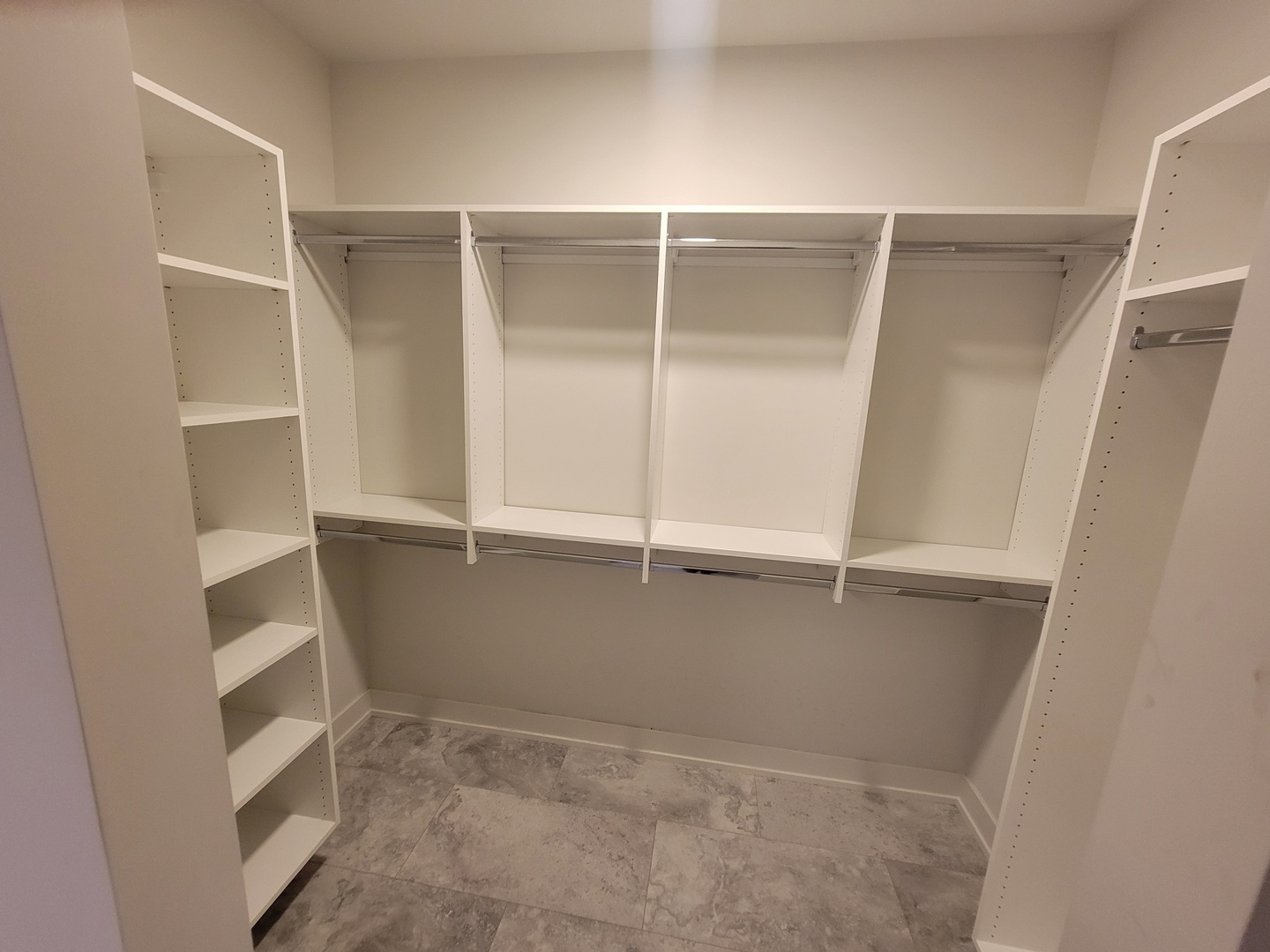 302 W Liberty Drive #202, Wheaton, IL 60187