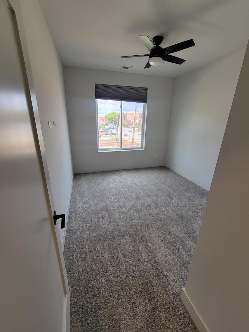 302 W Liberty Drive #202, Wheaton, IL 60187
