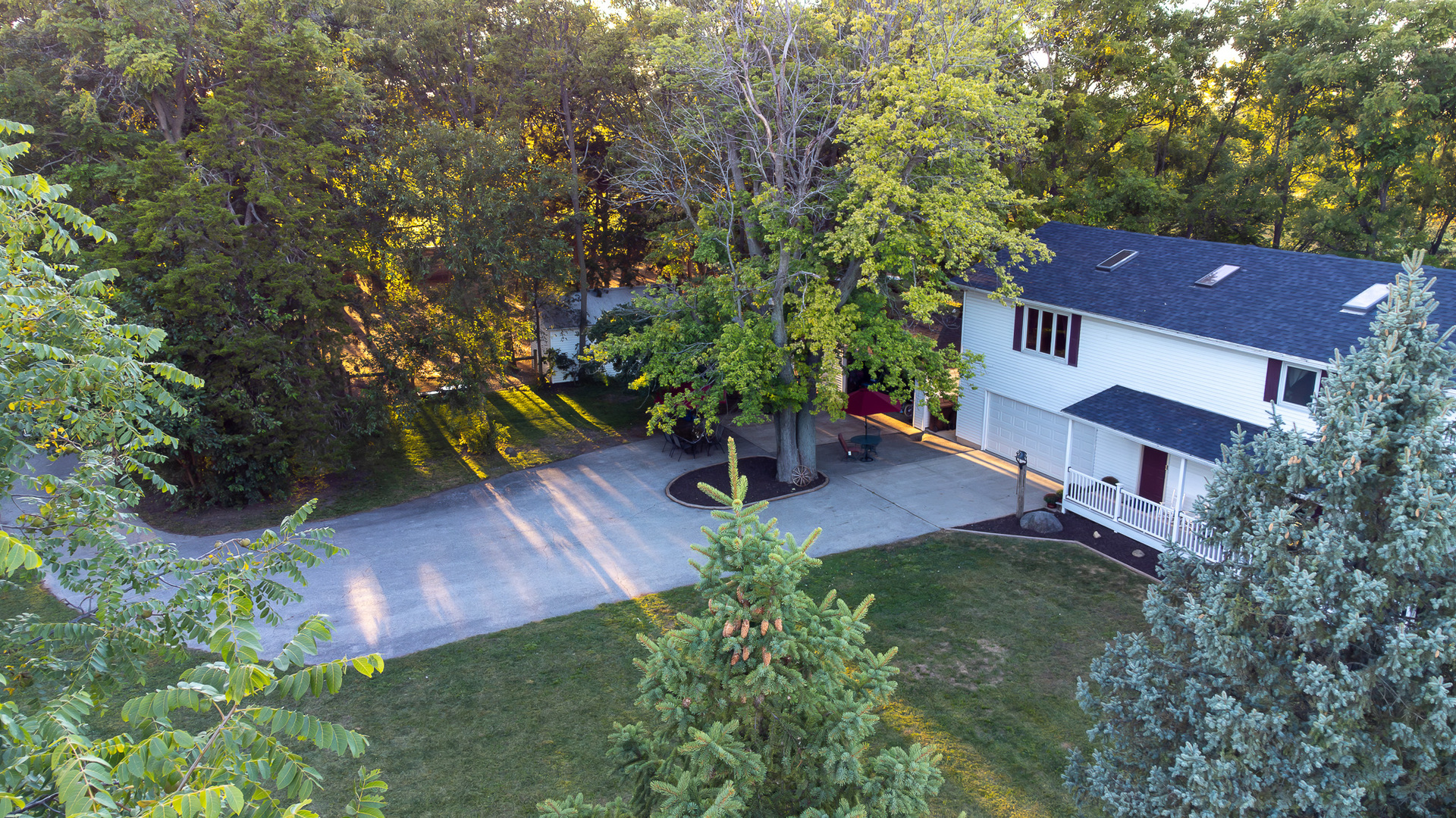 3180 E North Road, Morris, IL 60450