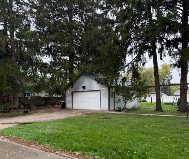 390 N Garfield Boulevard, Grayslake, IL 60030