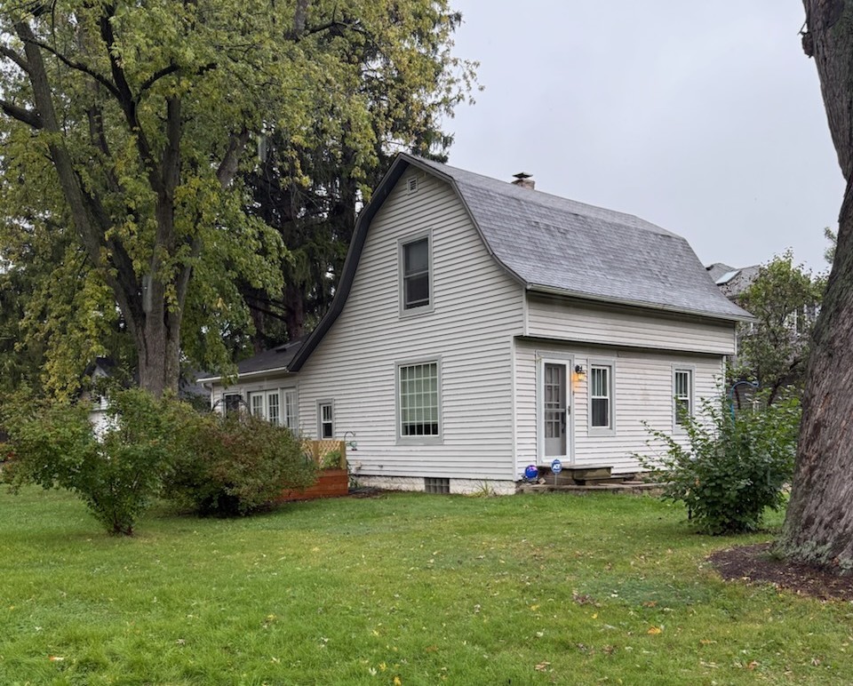 390 N Garfield Boulevard, Grayslake, IL 60030