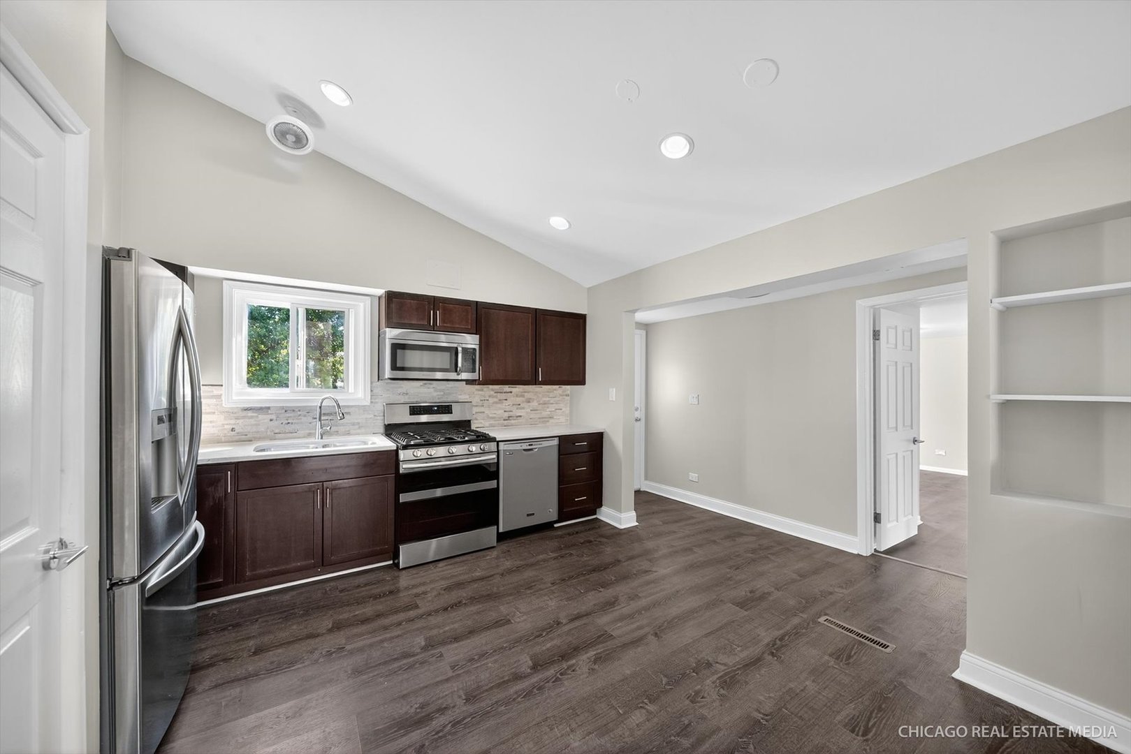 117 E Vermont Street, Villa Park, IL 60181