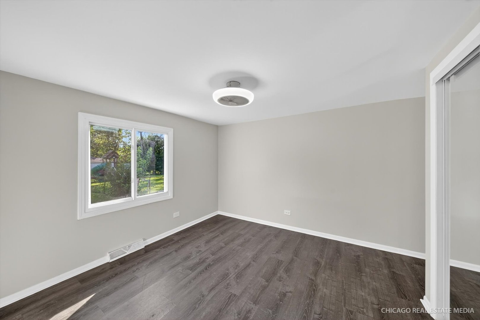 117 E Vermont Street, Villa Park, IL 60181