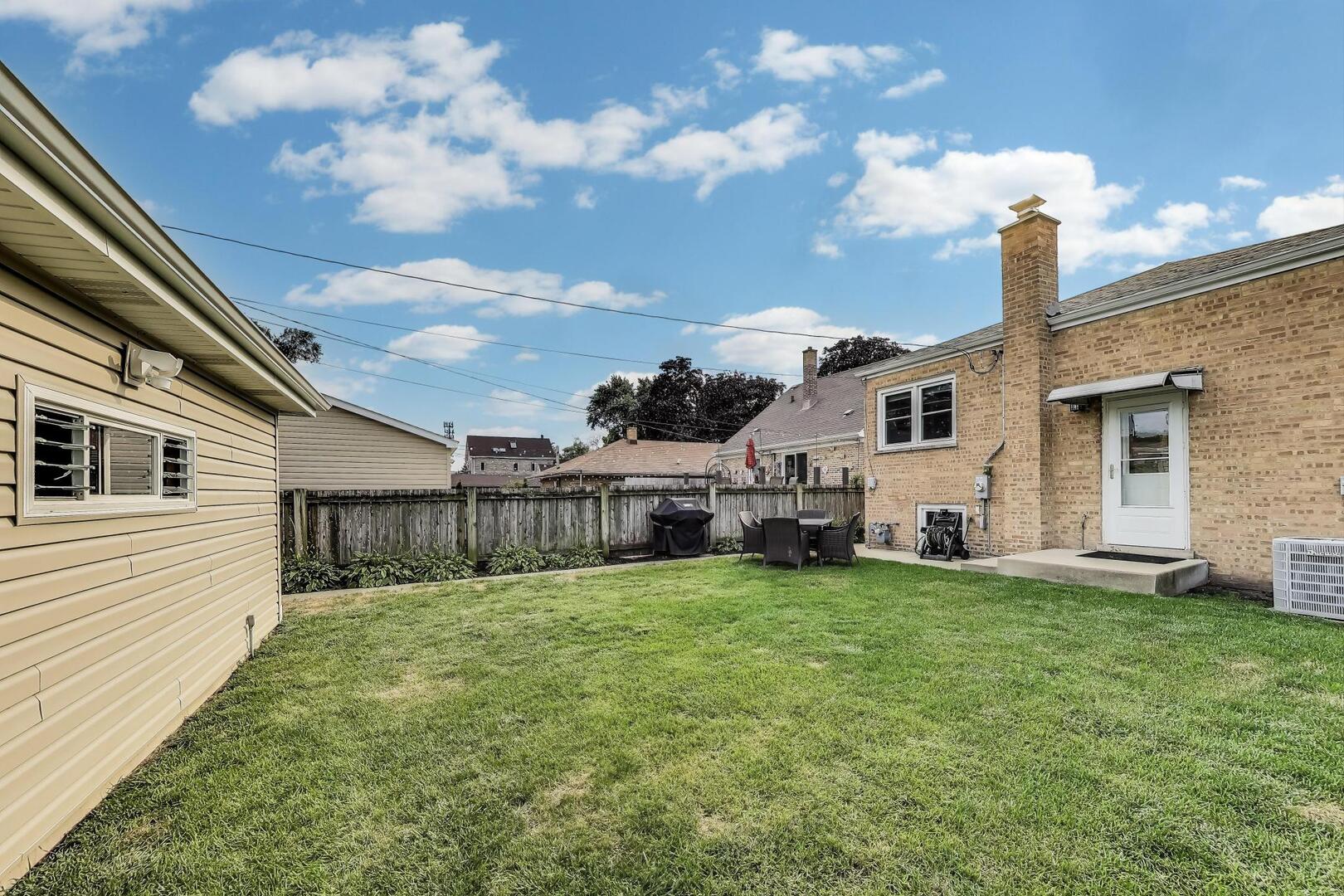 4139 Elmwood Avenue, Stickney, IL 60402