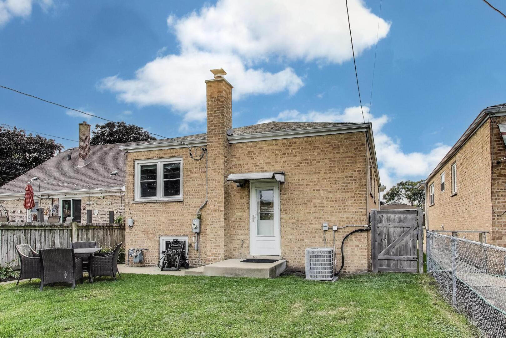 4139 Elmwood Avenue, Stickney, IL 60402