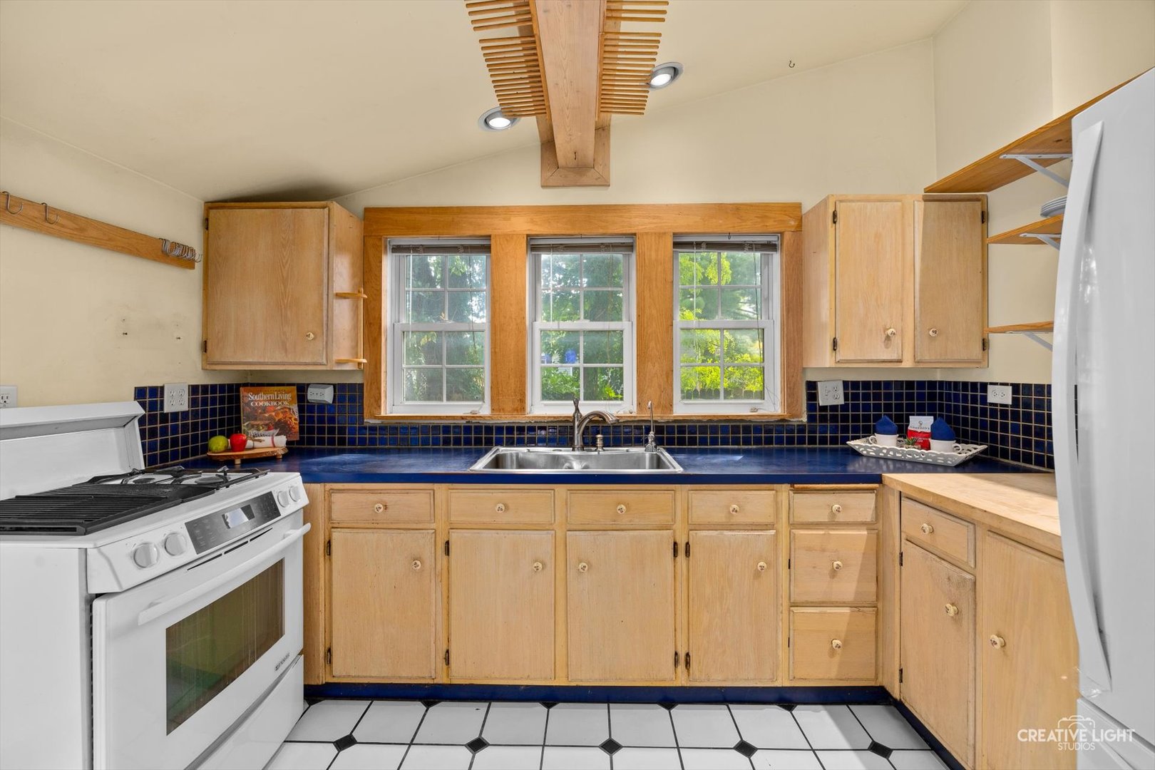 3S511 4th Street, Warrenville, IL 60555