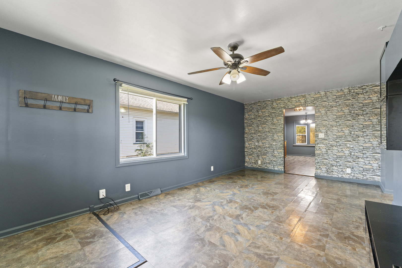 847 OLIVER Avenue, Aurora, IL 60506