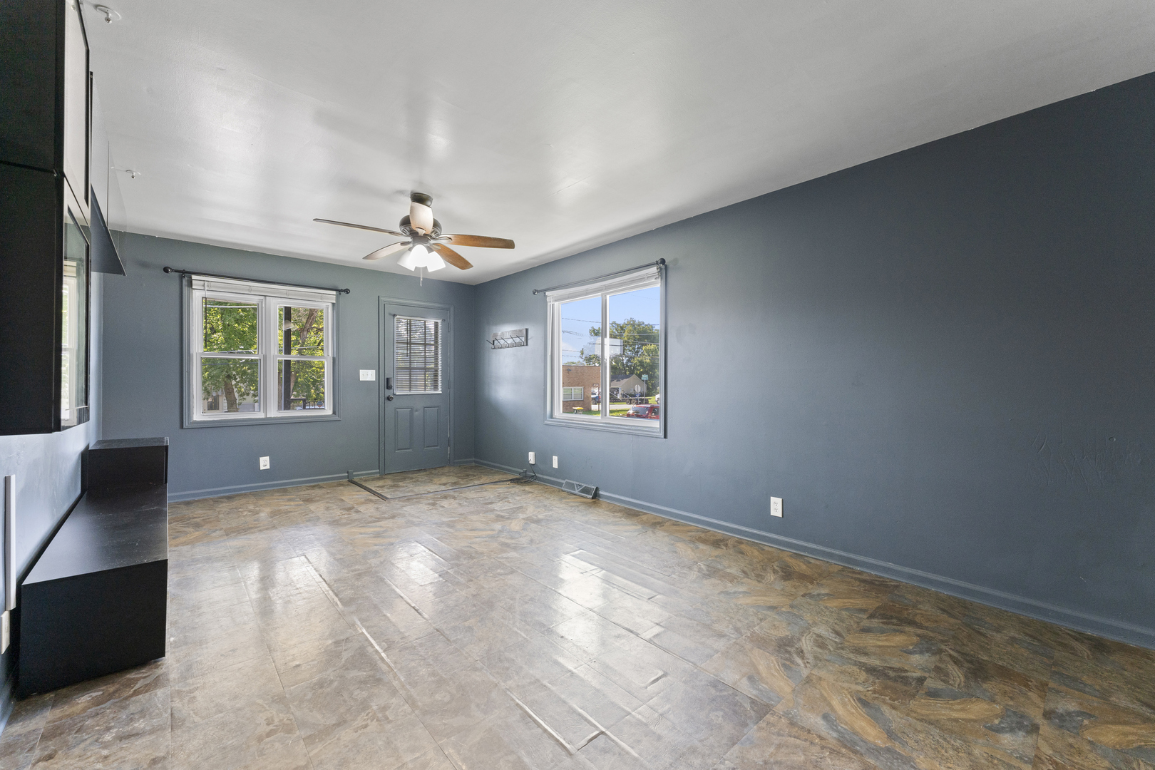 847 OLIVER Avenue, Aurora, IL 60506