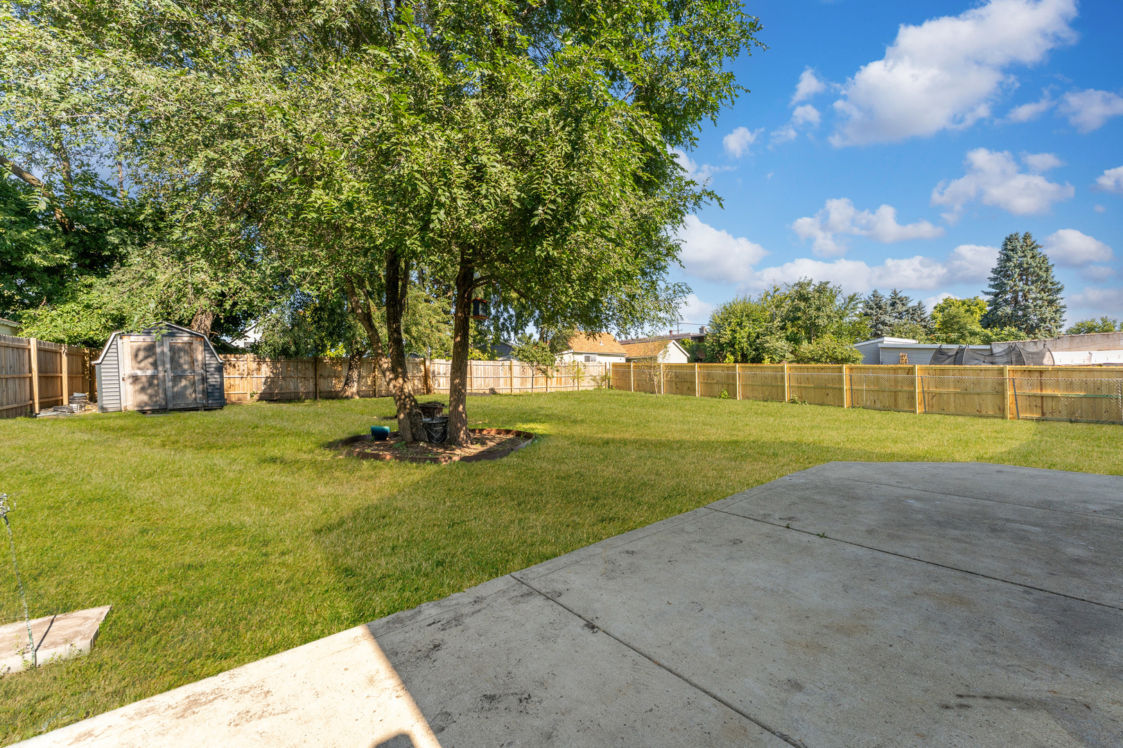 847 OLIVER Avenue, Aurora, IL 60506