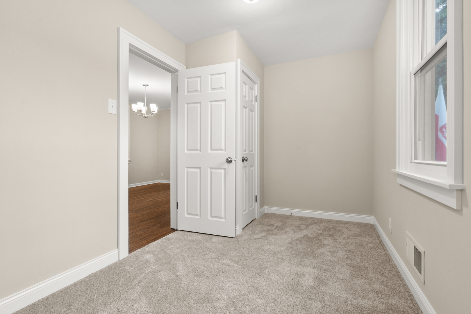 13249 S Carondolet Avenue, Chicago, IL 60633