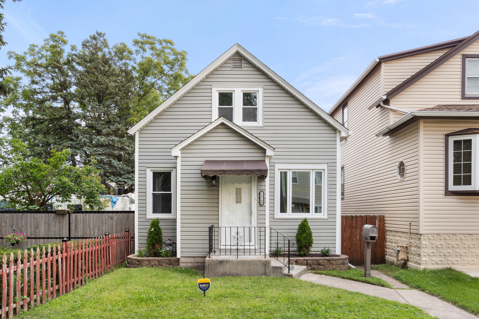 13249 S Carondolet Avenue, Chicago, IL 60633